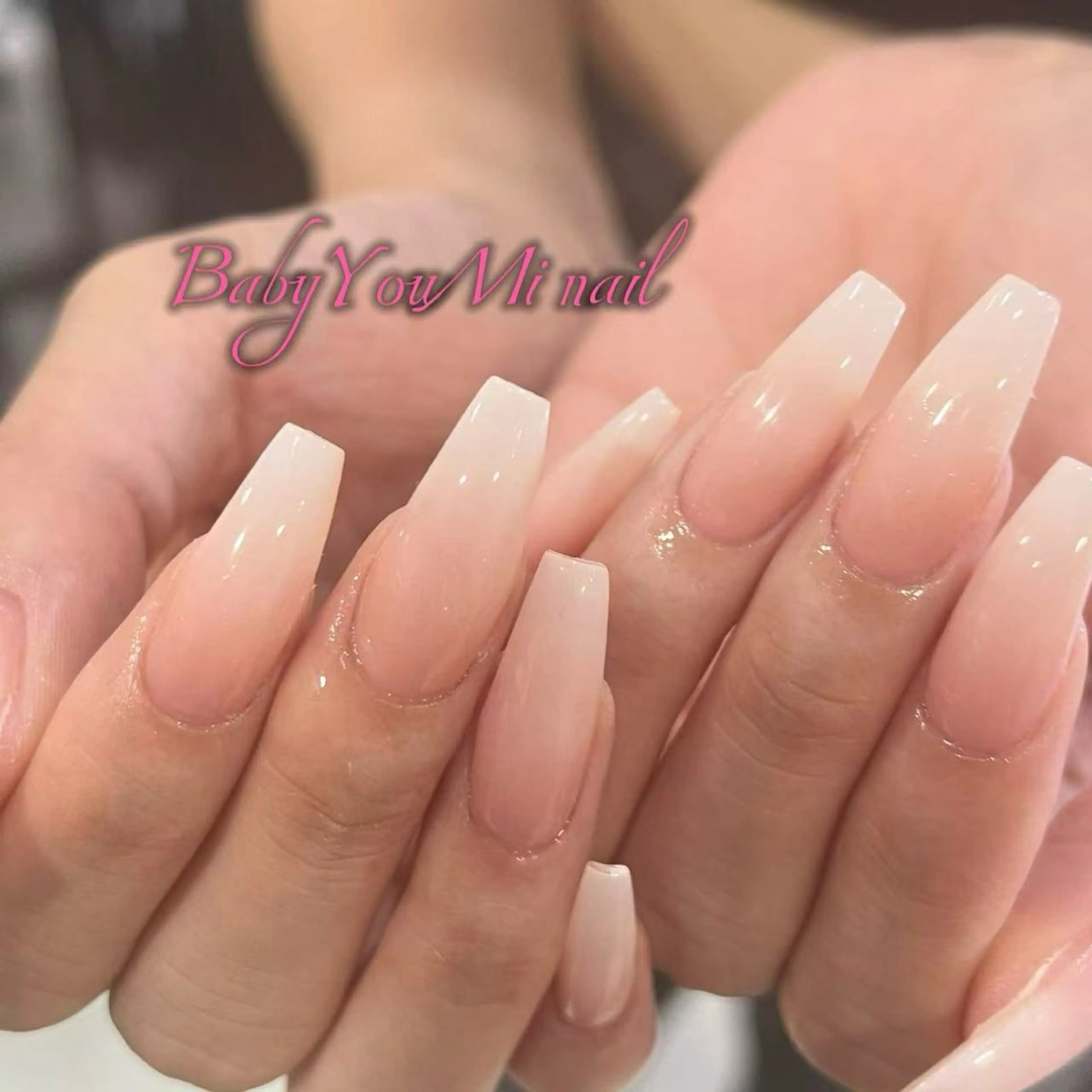 ネイル オーロラネイル 成人式 フレンチネイル ジェルネイル ガラスフレンチ ハンドネイル 相沢 さやかのネイルデザイン