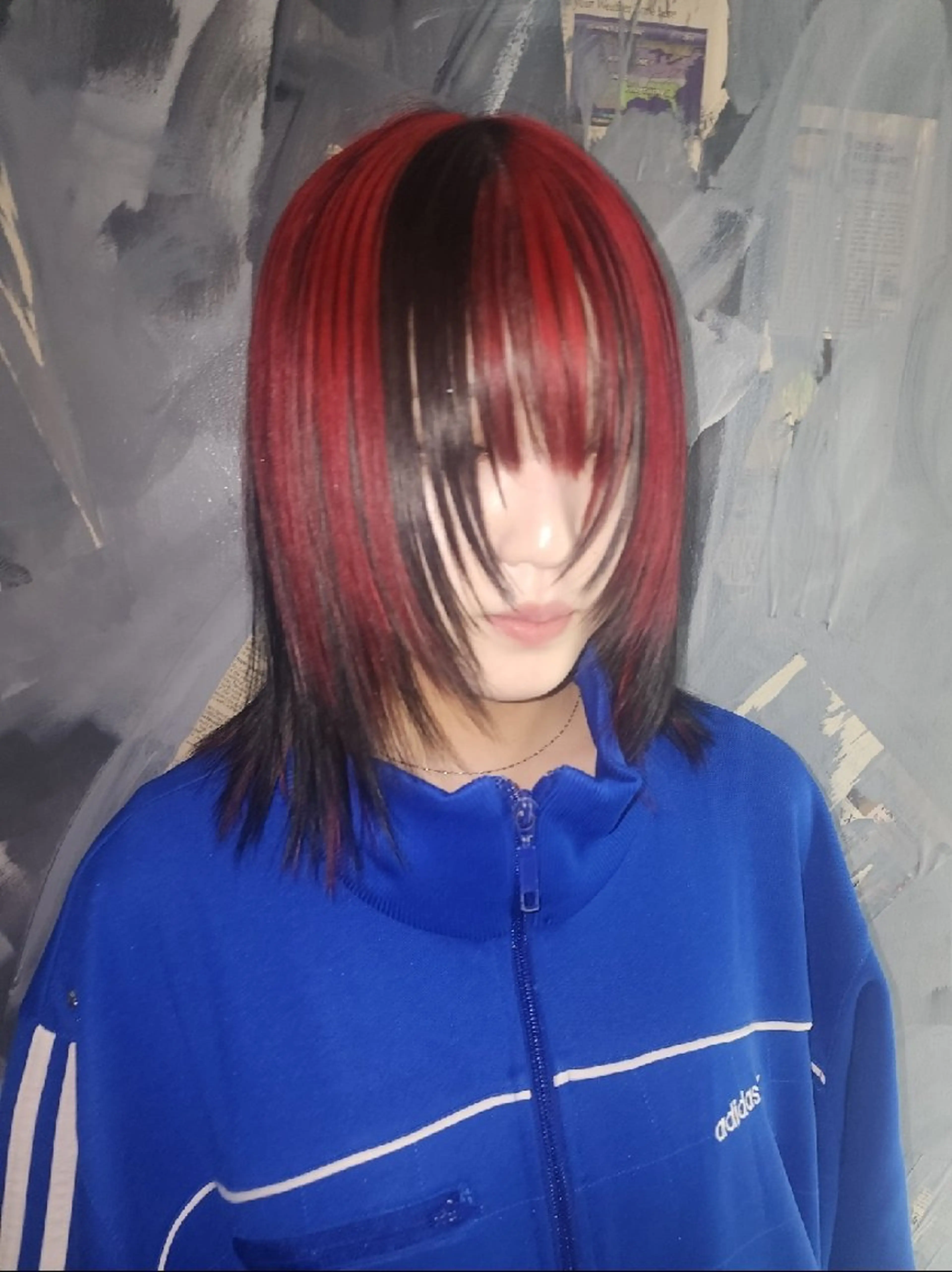 ミディアム 顔まわりレイヤー 顔周りカット レイヤーカット ハイトーン/ブリーチ /デザインカラーのヘアスタイル