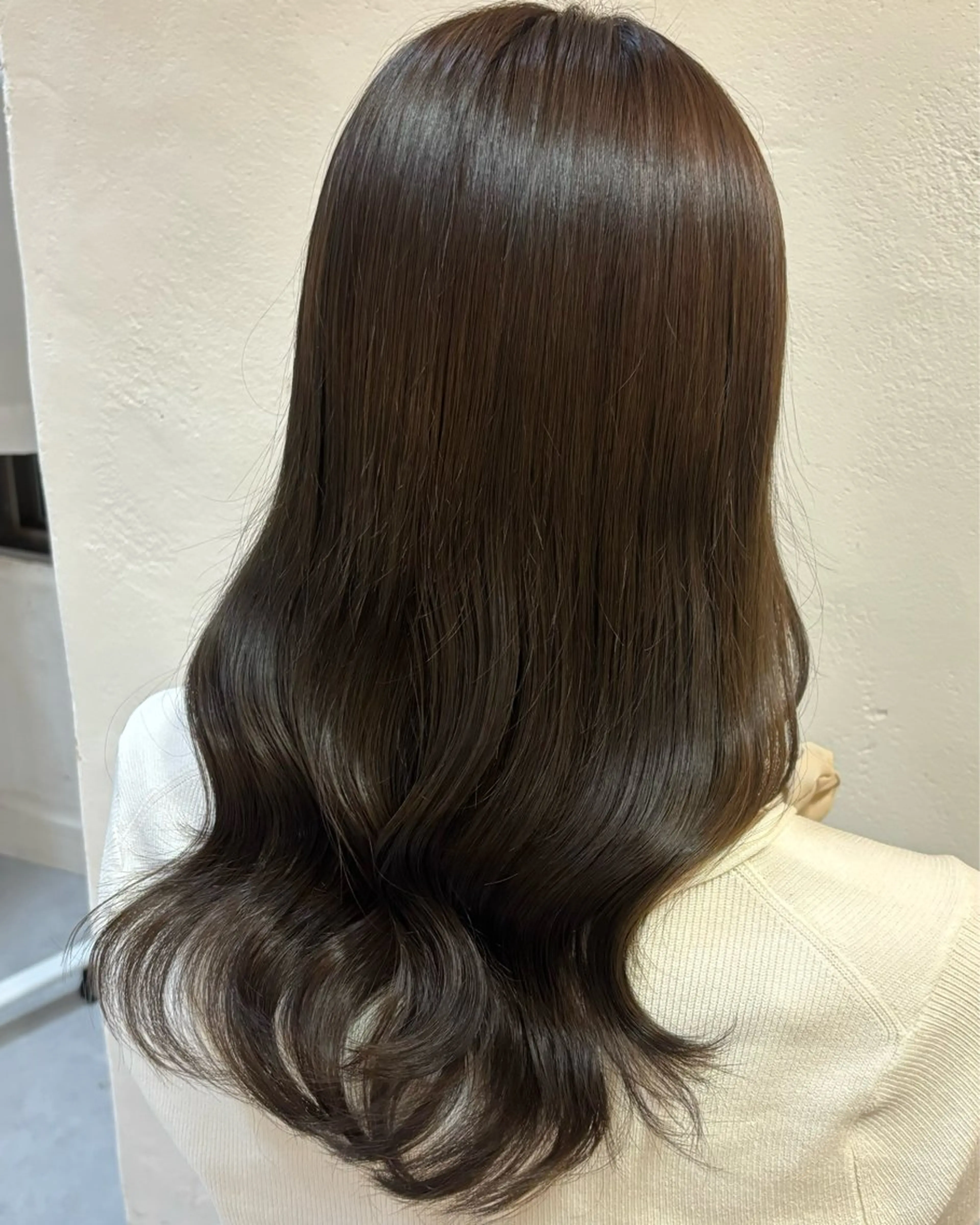 セミロング ACCOLE/ qualite/レナのヘアスタイル