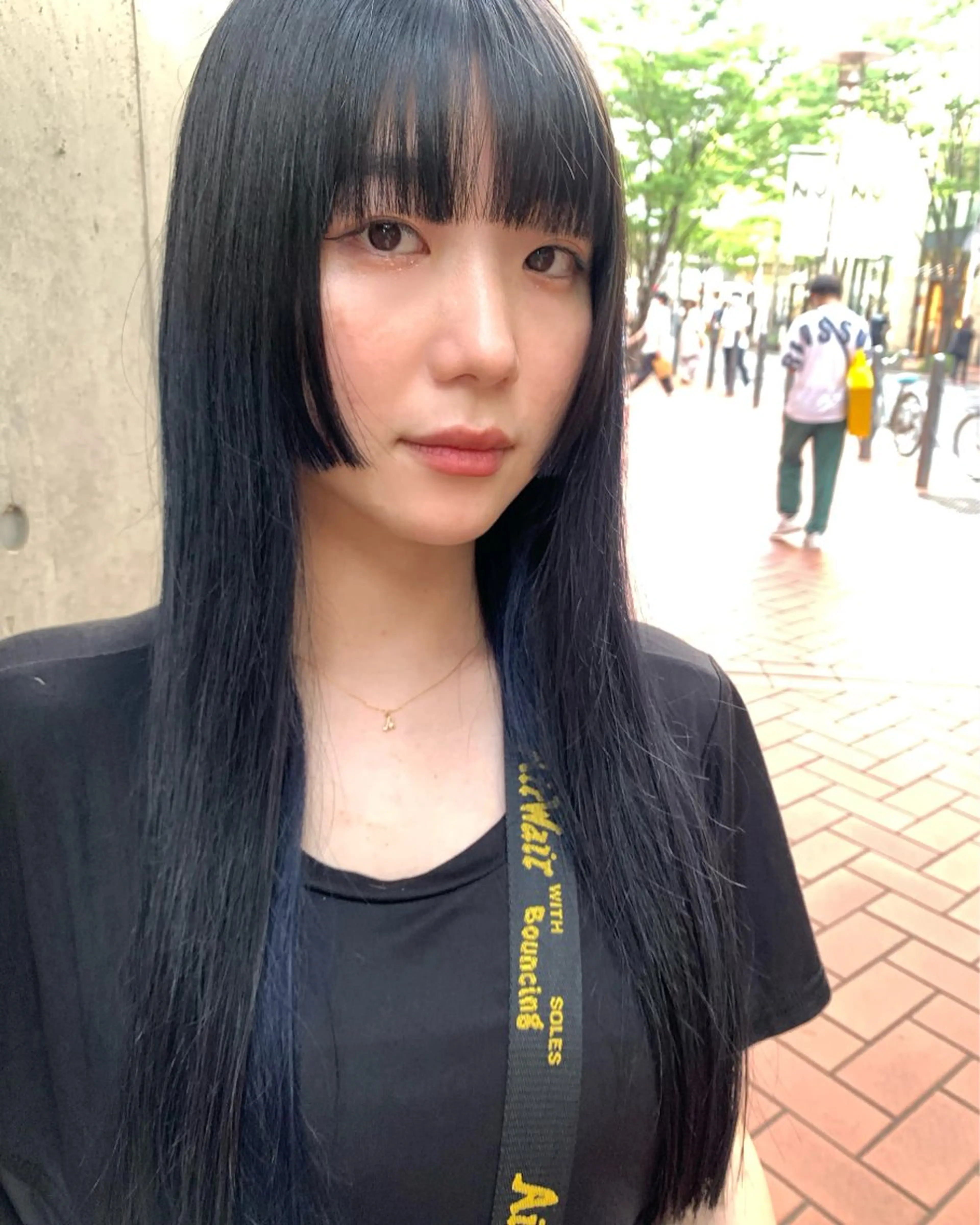 ロング カラー 黒髪 ブルーカラー ブルーブラック カット ヘアカラー トリートメント rico_by ヘアとアイブロウの眉毛・アイブロウイメージ