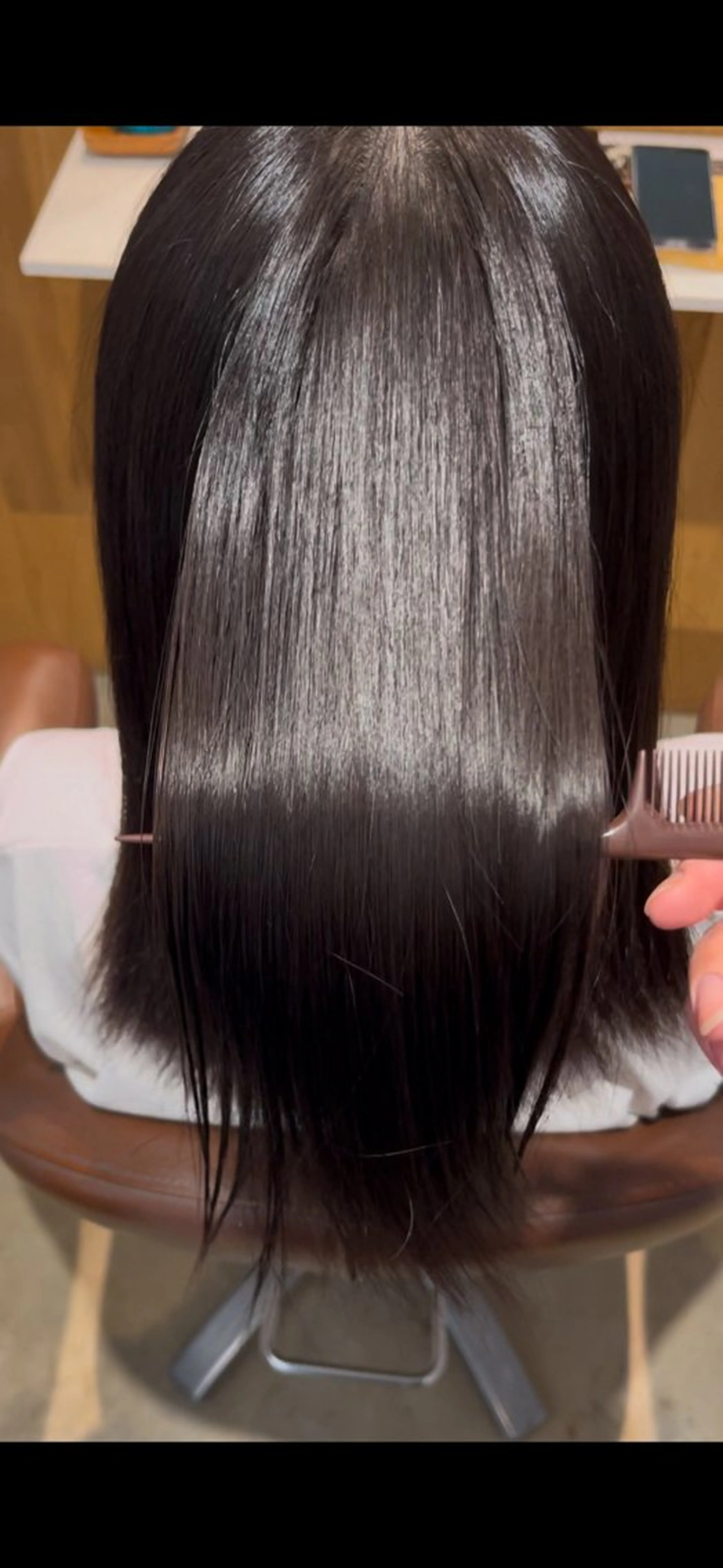 ロング 縮毛矯正 紅/博多ブリーチ/ 暖色系カラー/カットのヘアスタイル