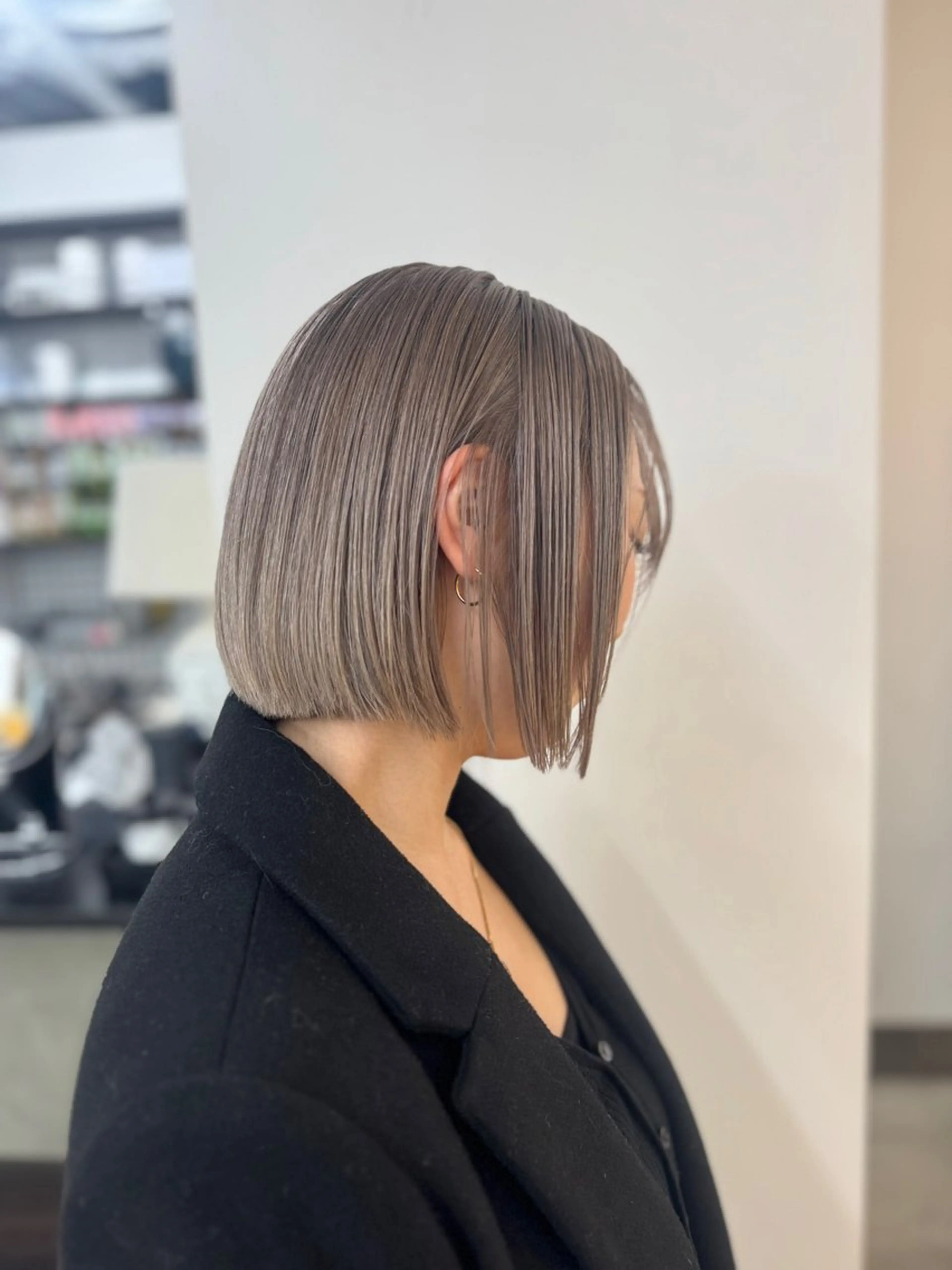 ミディアム 鷺谷 玲奈のヘアスタイル
