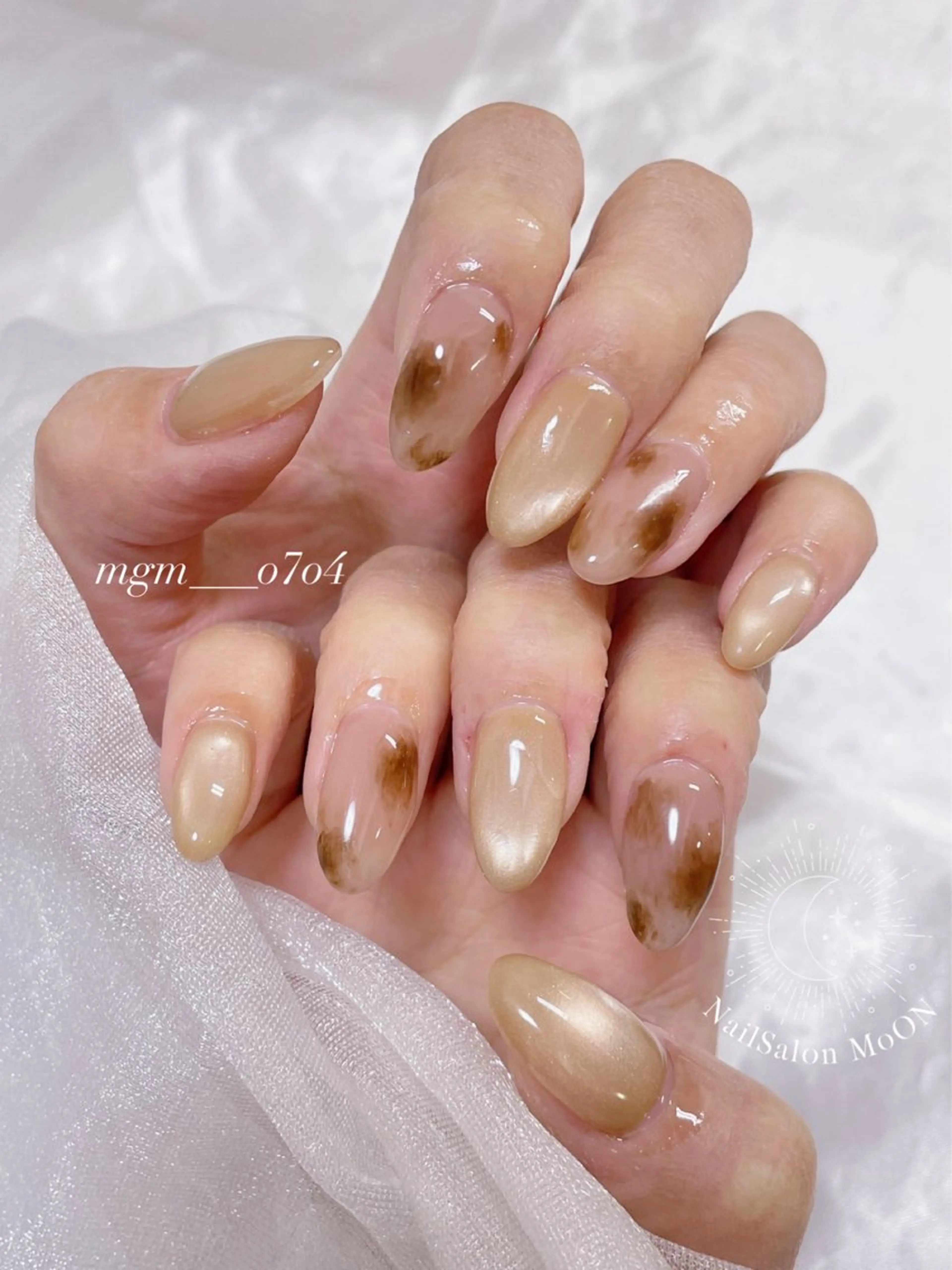 MoON...❤︎ MeGuのネイルデザイン