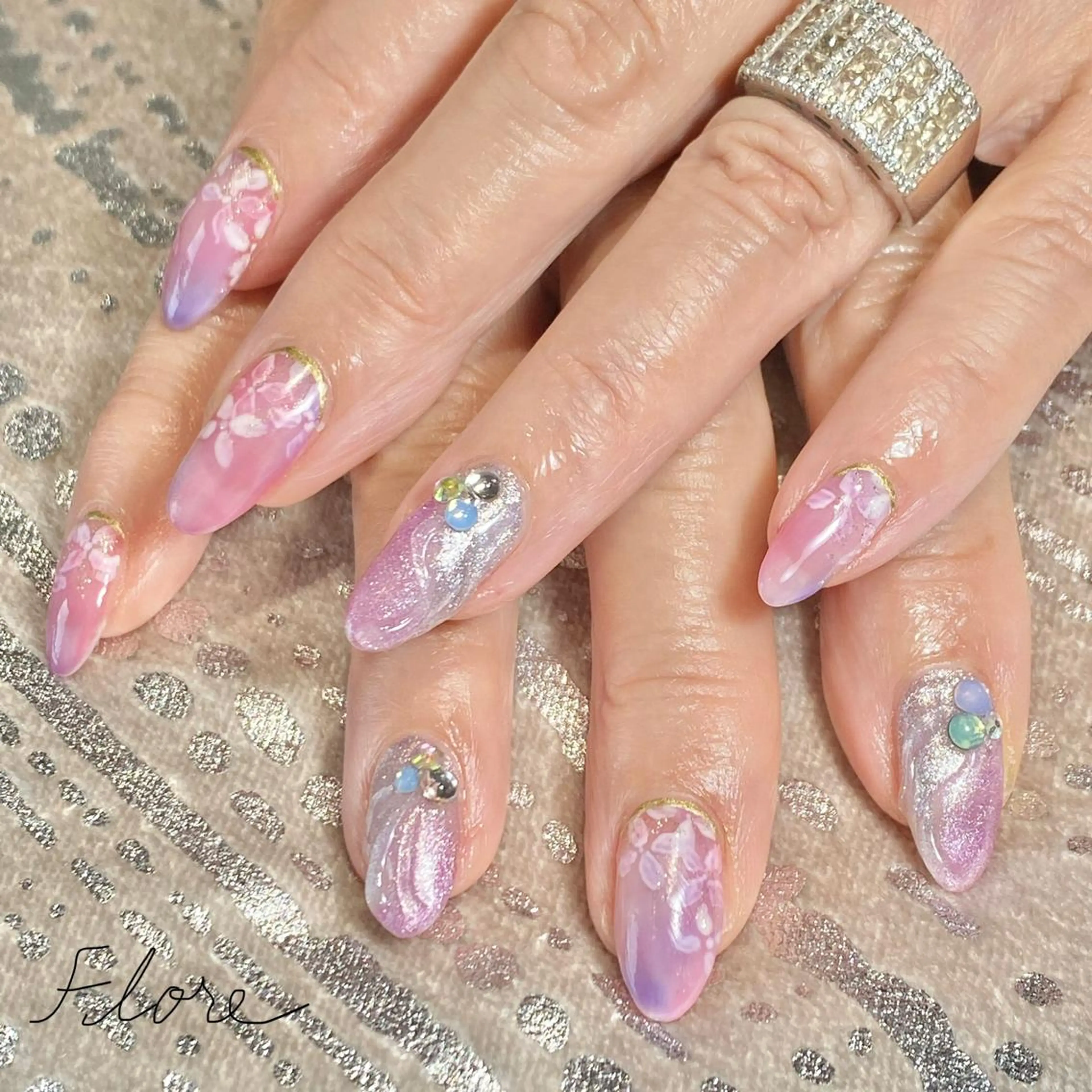 ネイル Flore (フロール)の眉毛・アイブロウイメージ