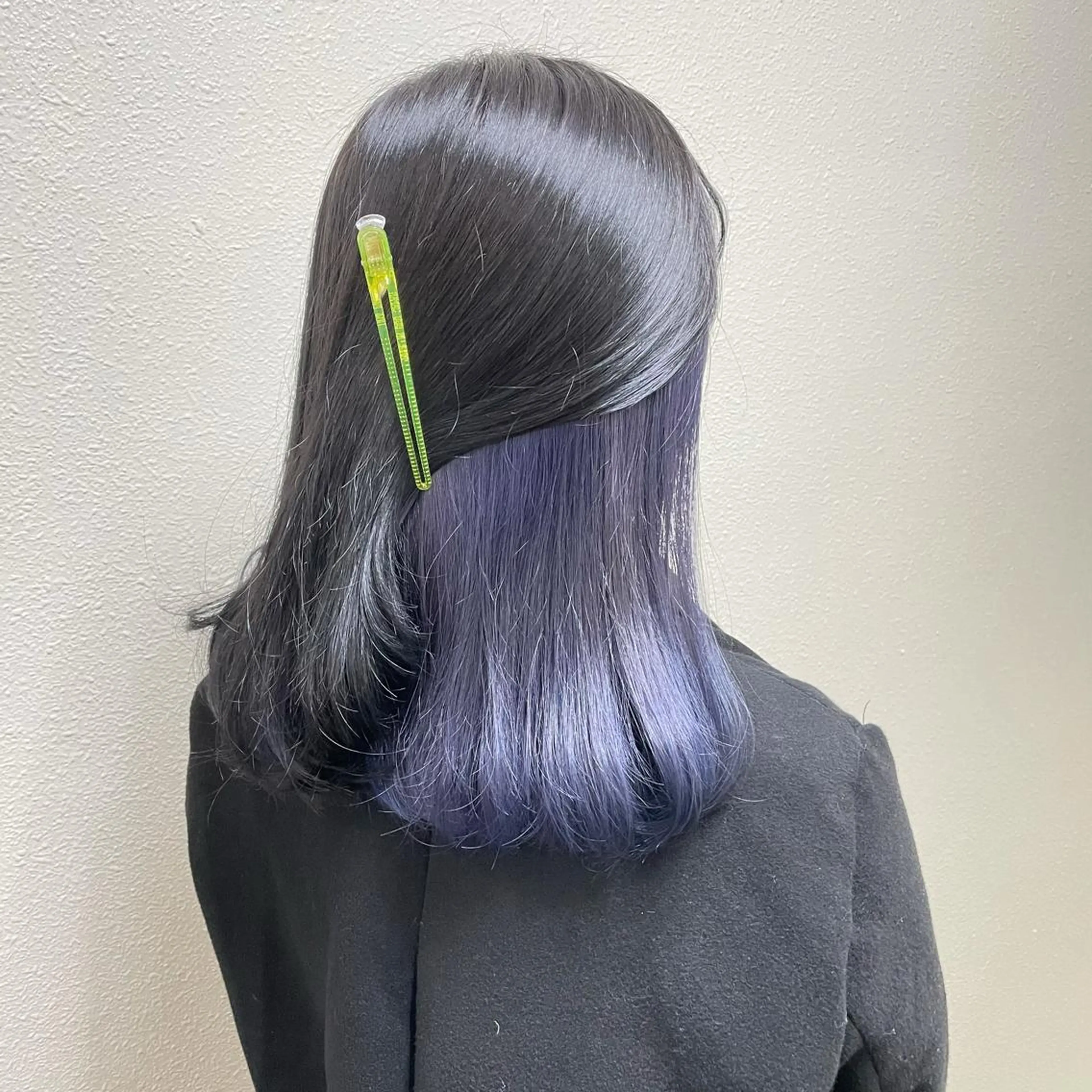 ミディアム カラー パーマ ヘアアレンジ メンズ キッズ ネイル マツエク・マツパ メンズブリーチ メンズインナーカラー メンズ韓国風 ブリーチ ケアブリーチ 切りっぱなしヘアボブ ミディアムヘアRYOのヘアスタイル