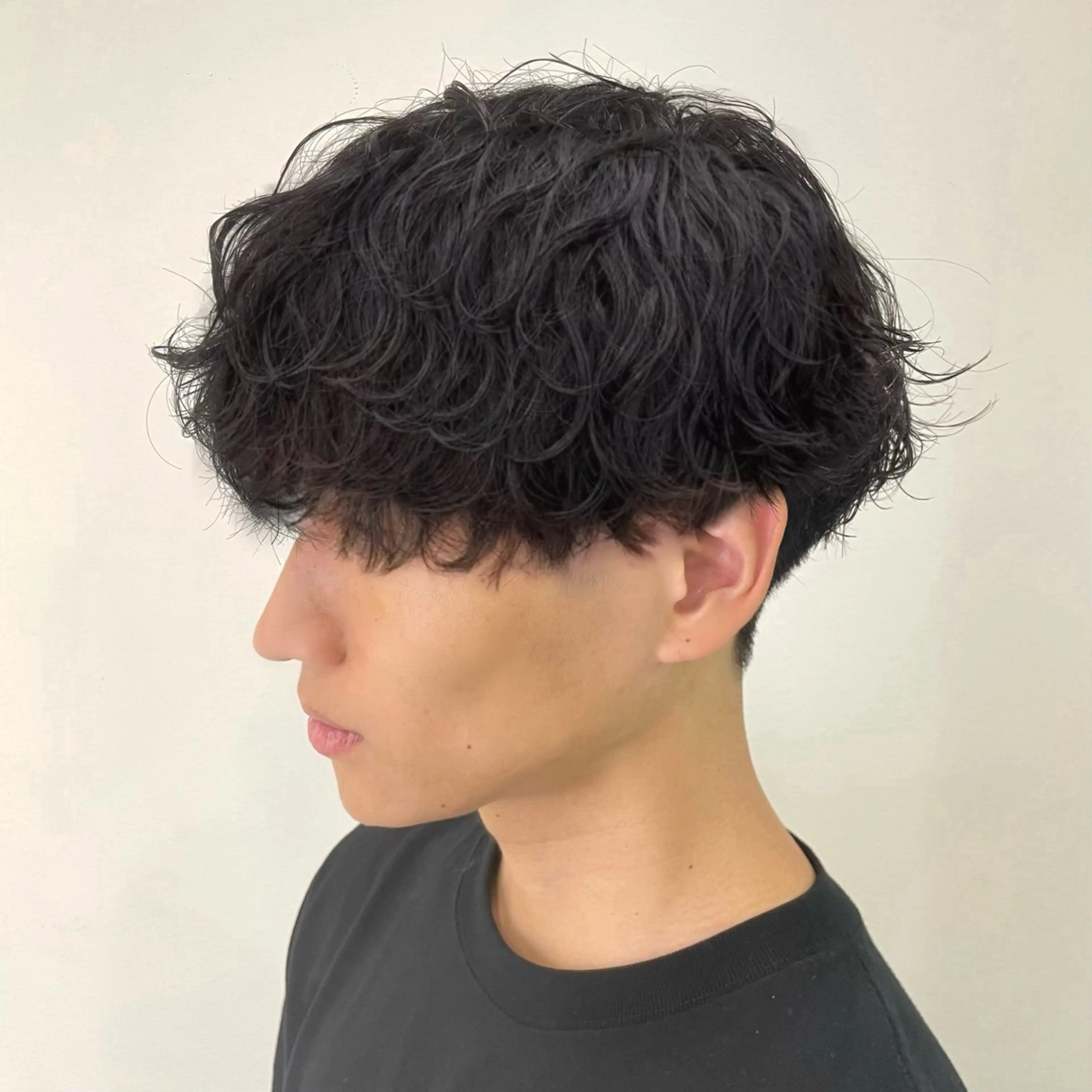 パーマ メンズ センターパート メンズパーマ 波巻きパーマ ニュアンスパーマ メンズパーマ特化森田 真衣🌟のヘアスタイル