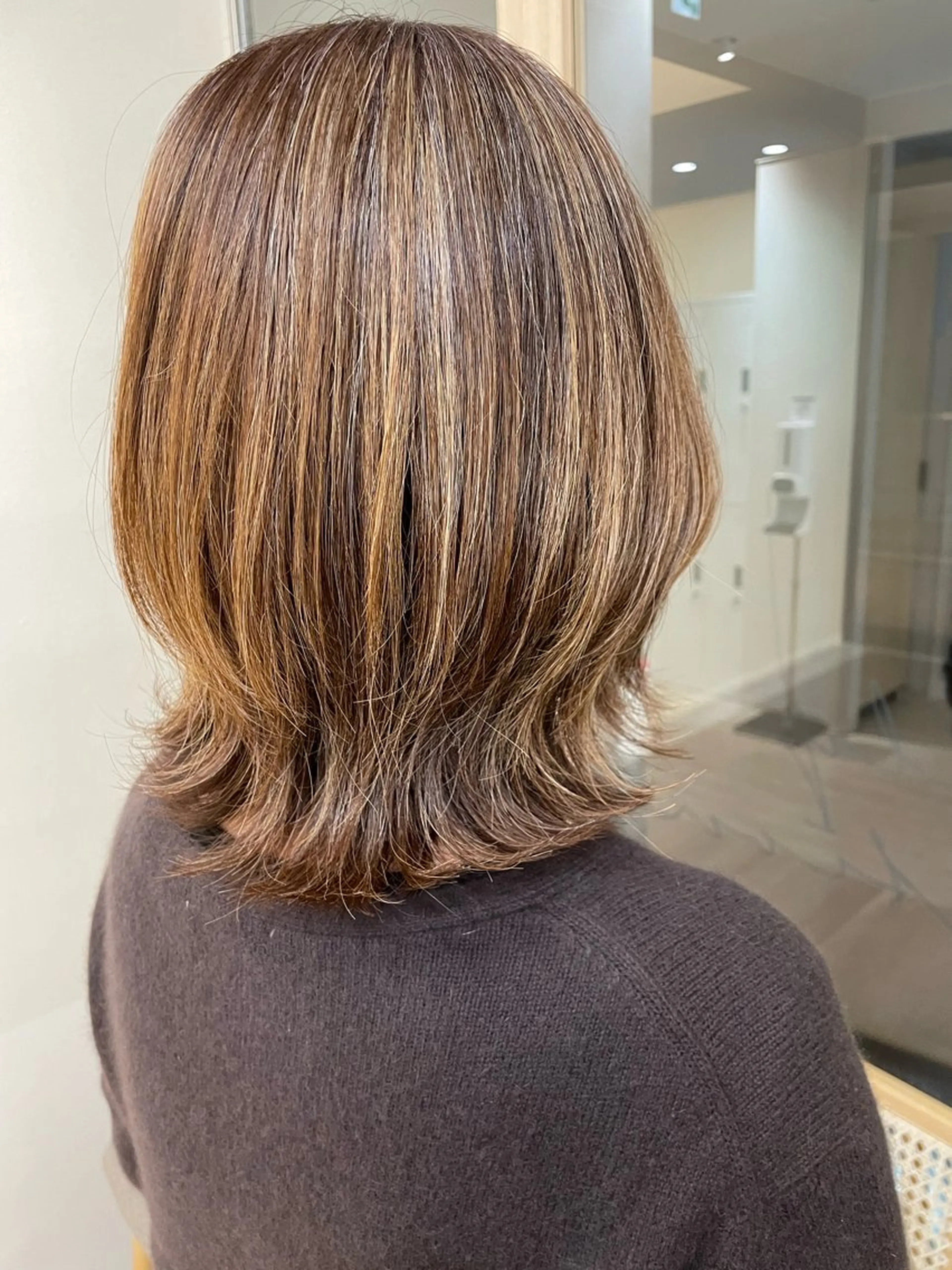 ミディアム くびれヘア ハイライト 川面 皓平のヘアスタイル