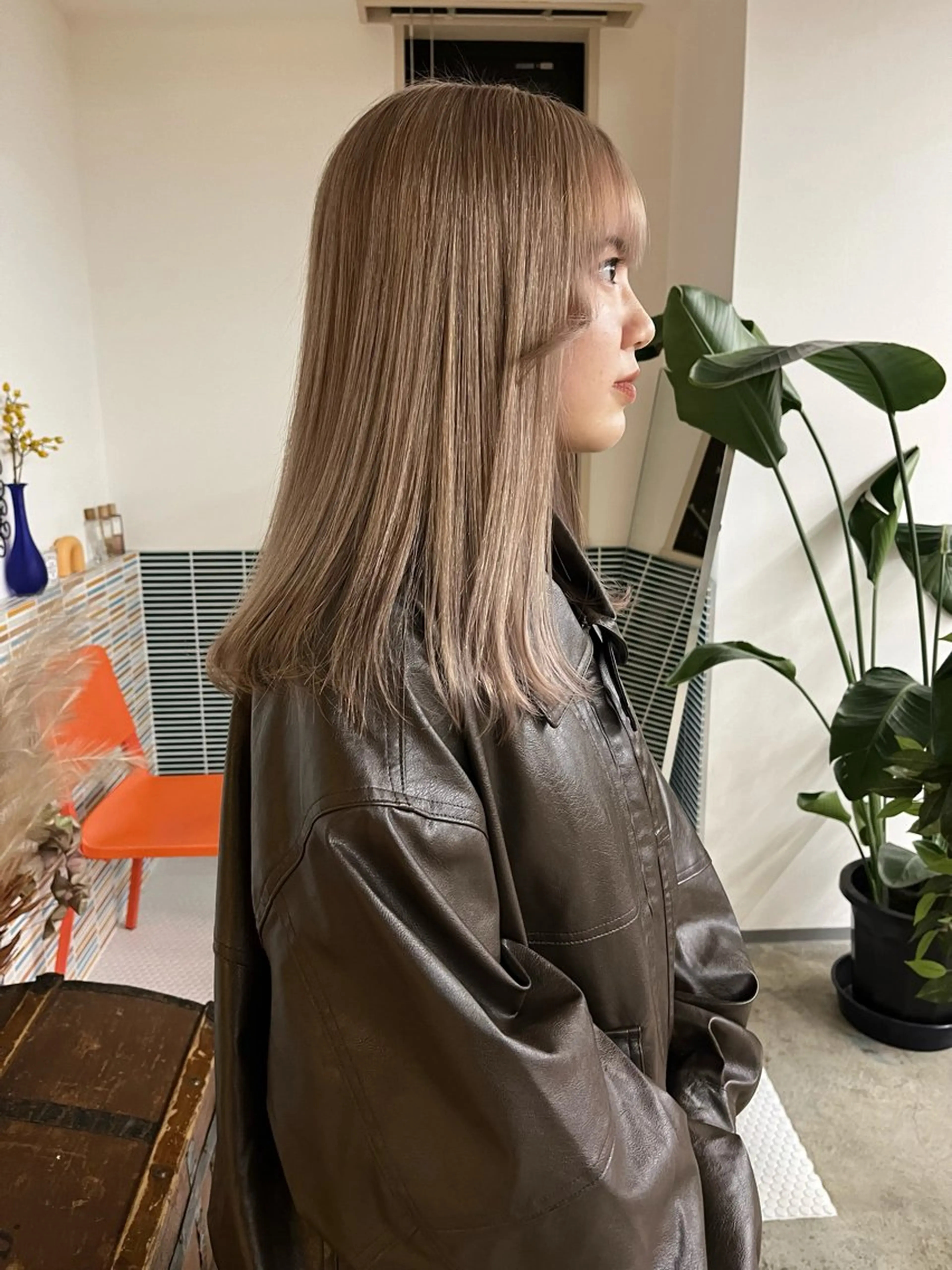 ミディアム カラー ブリーチ グレージュ カット ヘアカラー トリートメント 🩷ハイトーン透明感 レイヤー🩷ユリカのヘアスタイル