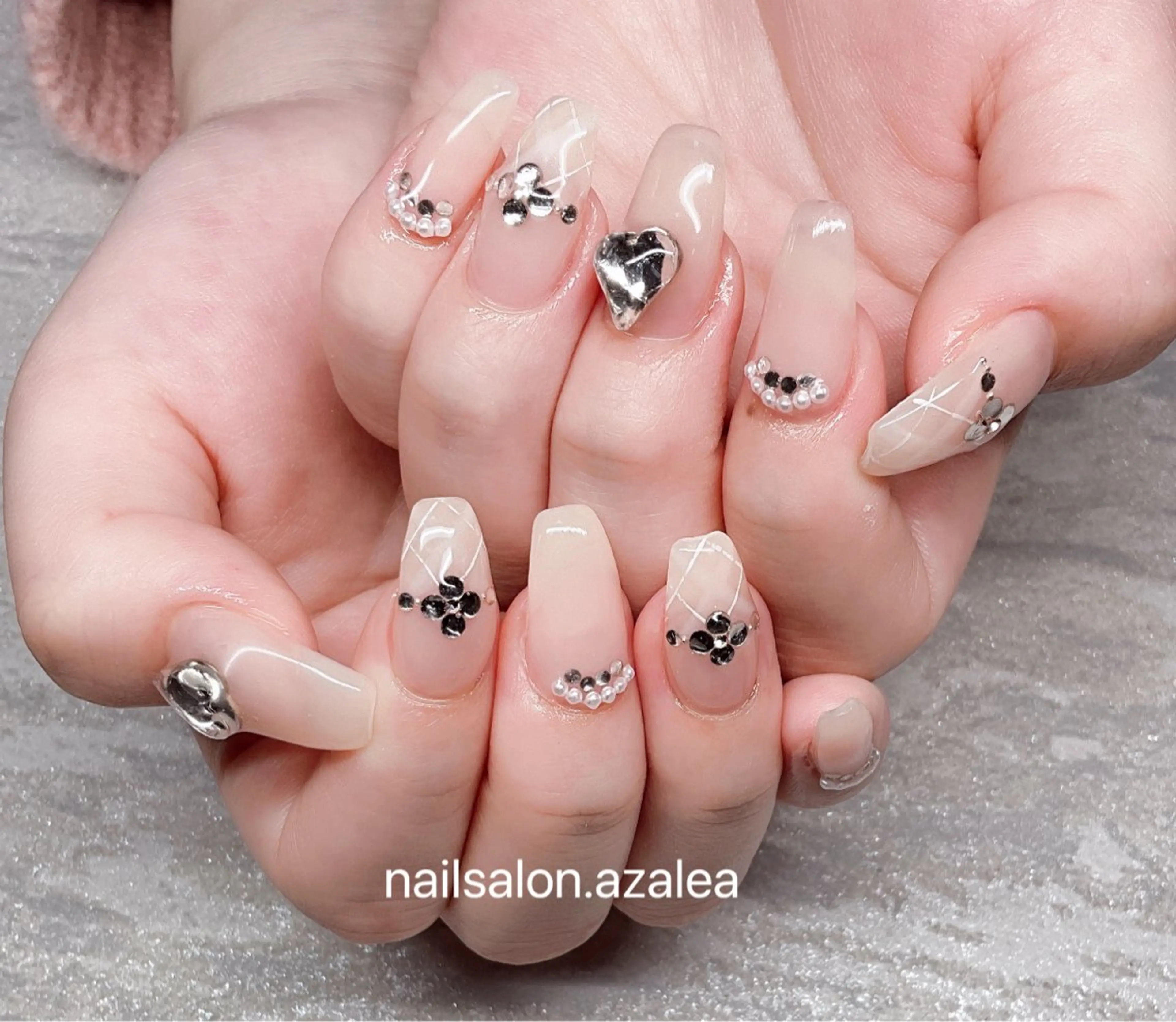 ネイル ハンドネイル R inのネイルデザイン