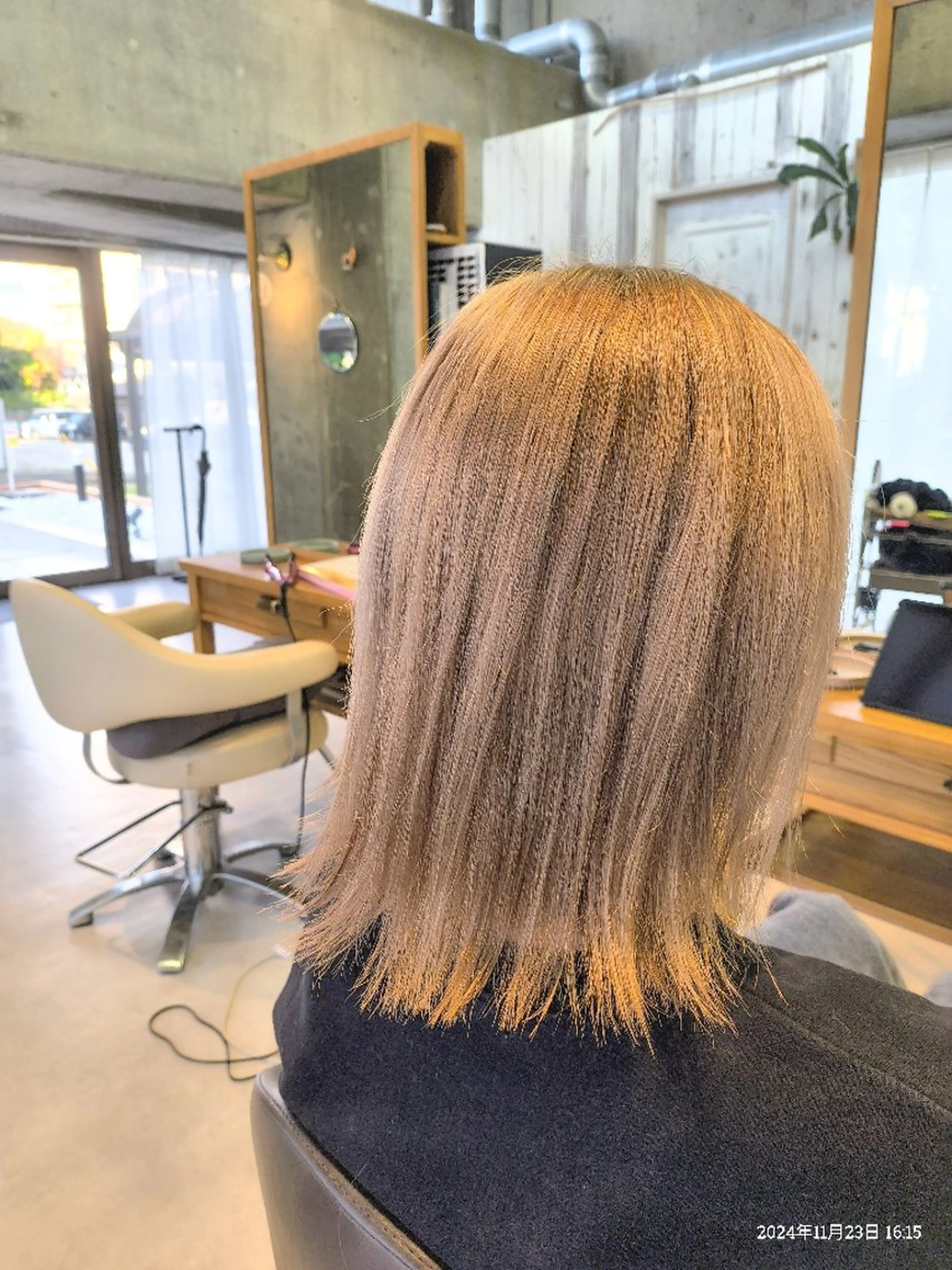 ミディアム [RiLo] 松村のヘアスタイル