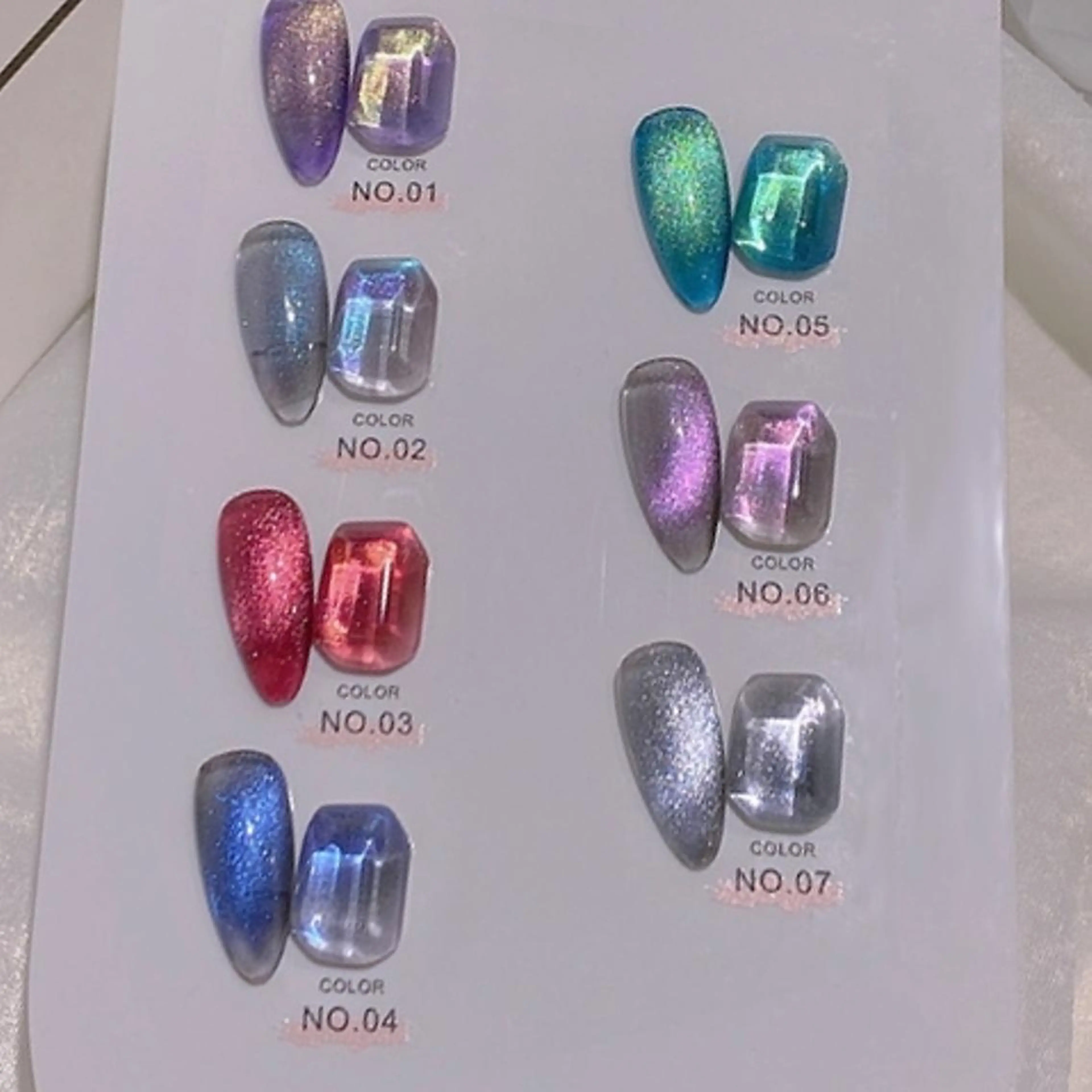 ネイル マグネットネイル フィルイン・深爪矯正 長さ出し・リラク

のネイルデザイン