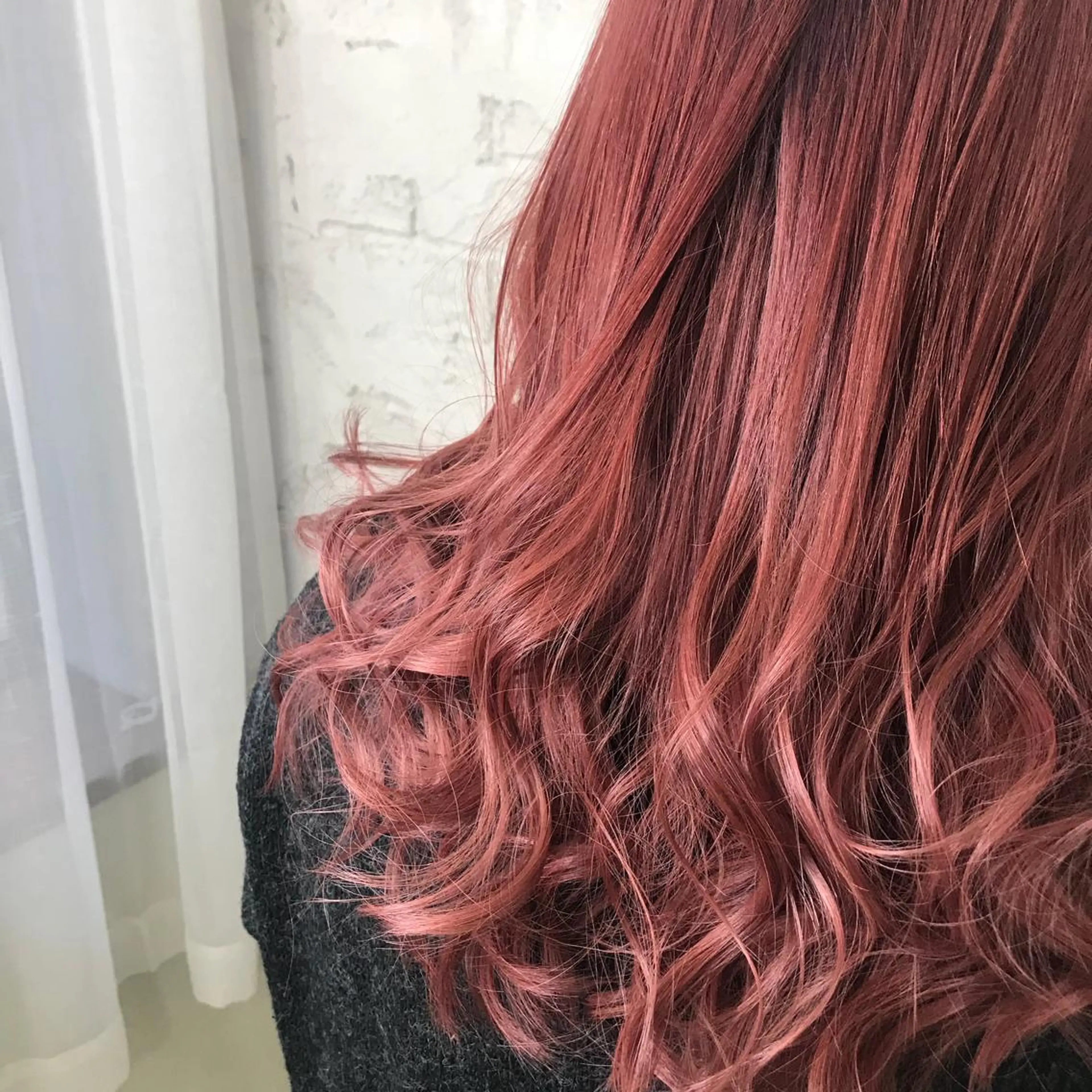 ロング カラー オリーブ/アッシュ やわらか透明感カラーのヘアスタイル