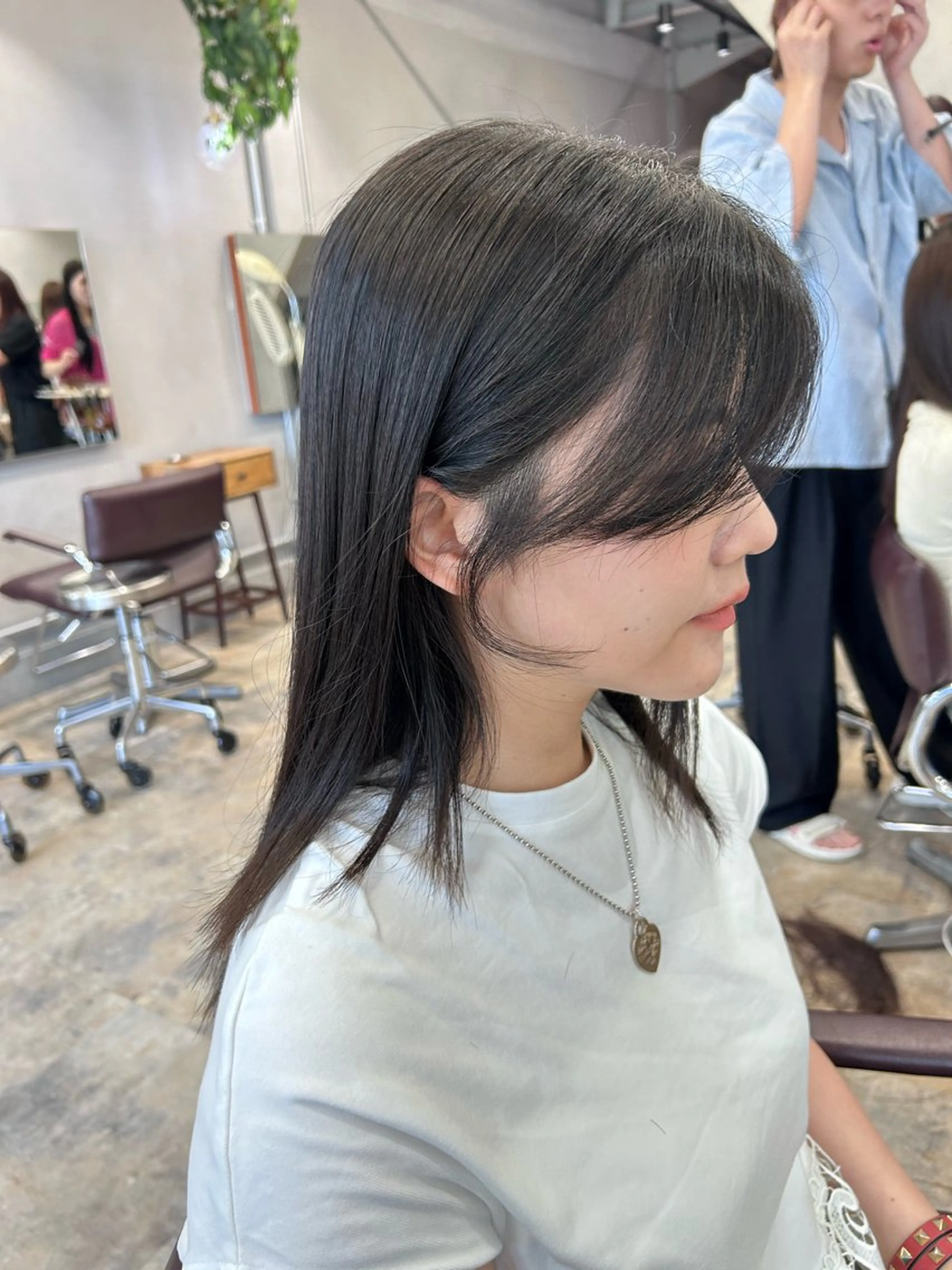 セミロング 顔周りカット 寺下 璃桜のヘアスタイル