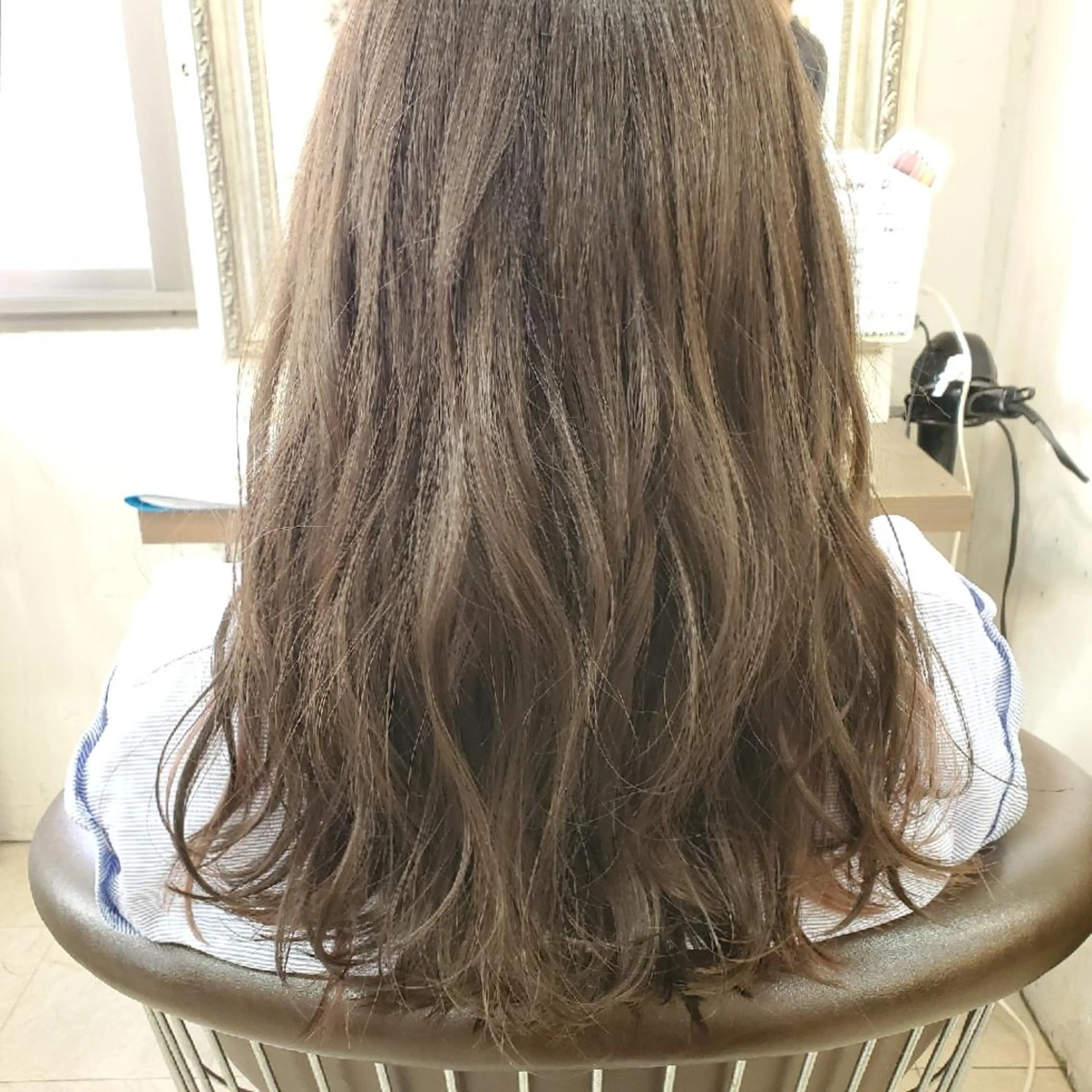 セミロング カラー カット ヘアカラー トリートメント 韓国ヘア🇰🇷 レイヤー/芝春樹のヘアスタイル