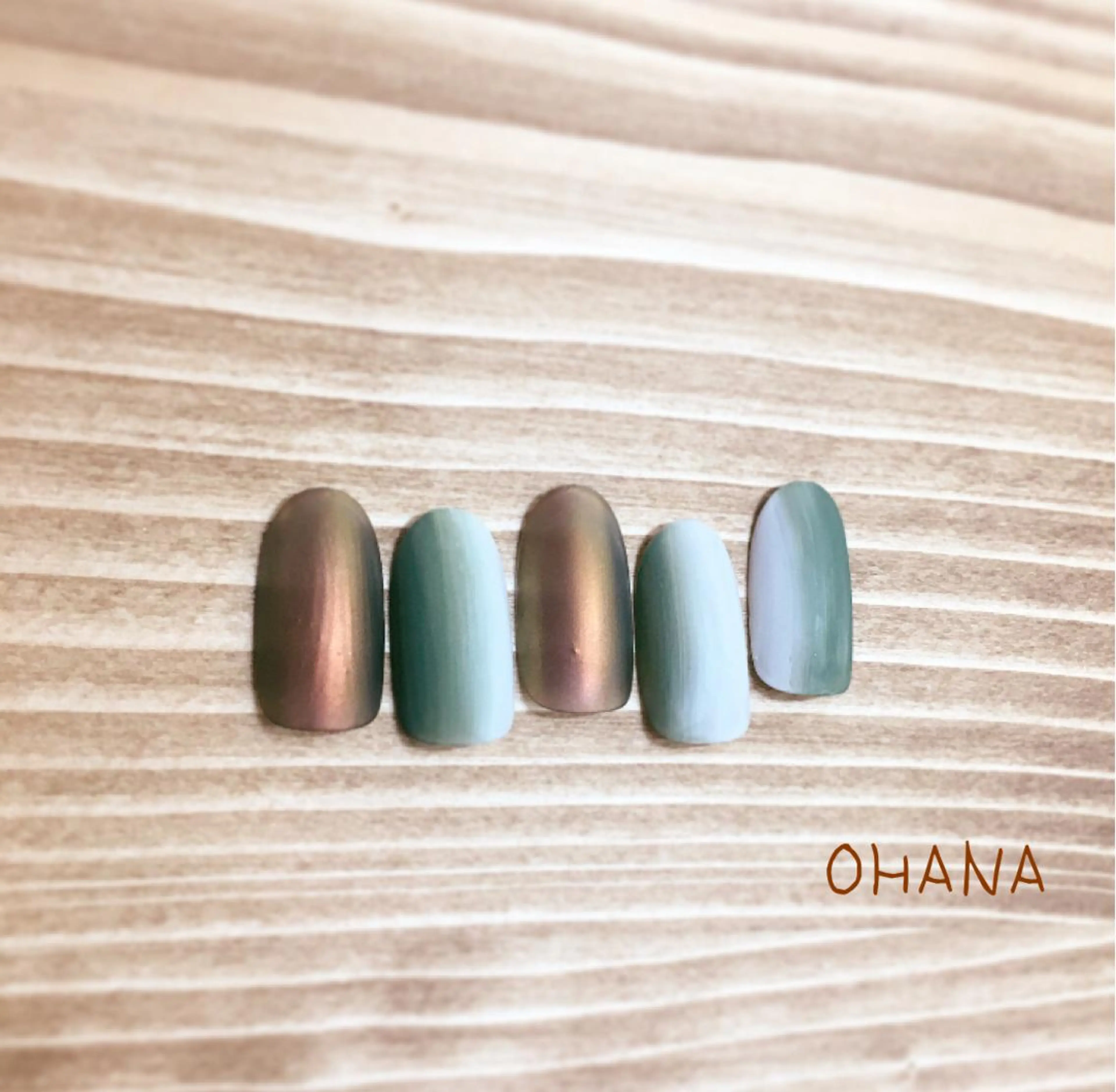 ネイル べっ甲ネイル フットネイル ラメ(グリッター) ラメグラデーション マグネットネイル nailroom  OHANA所属・nailroom OHANA🌴のネイルデザイン