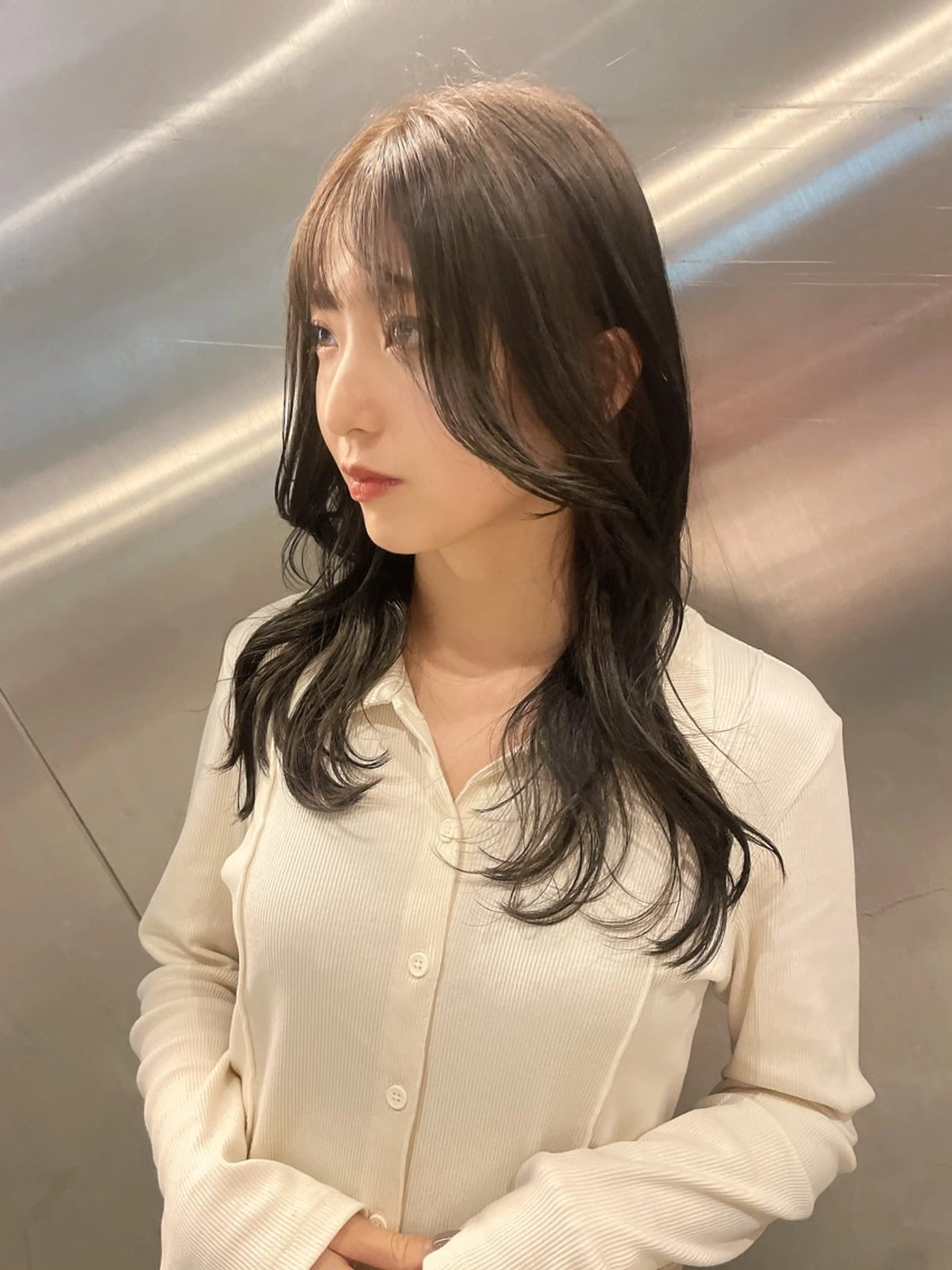 カラー AIRI layer cut hairのヘアスタイル