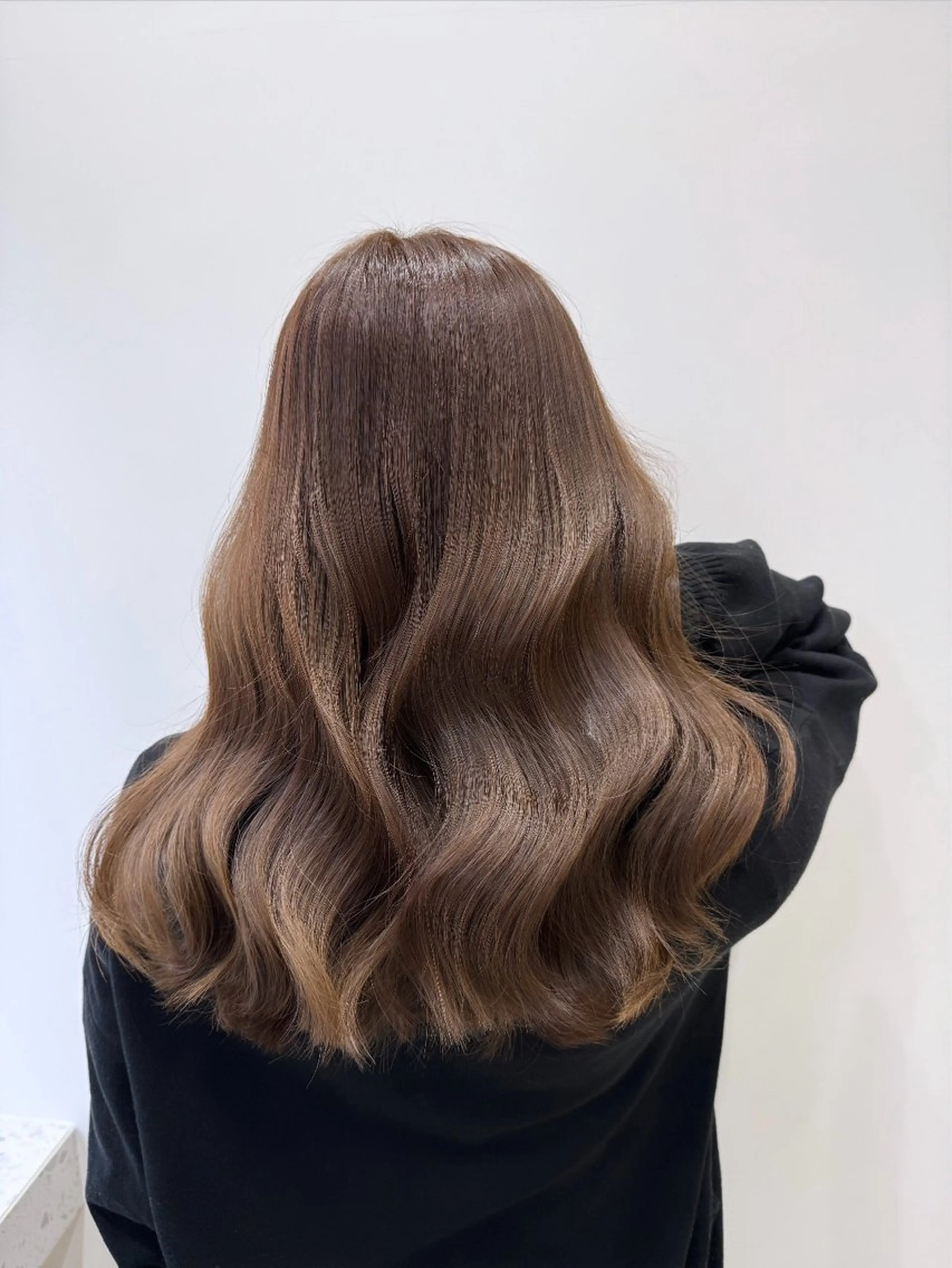 セミロング カラー ヘアアレンジ ベージュカラー ブリーチ ハイライトカラー ハイトーンカラー ハイトーンベージュ ヘアカラー トリートメント ✨艶髪✨ 吉田誠のヘアスタイル