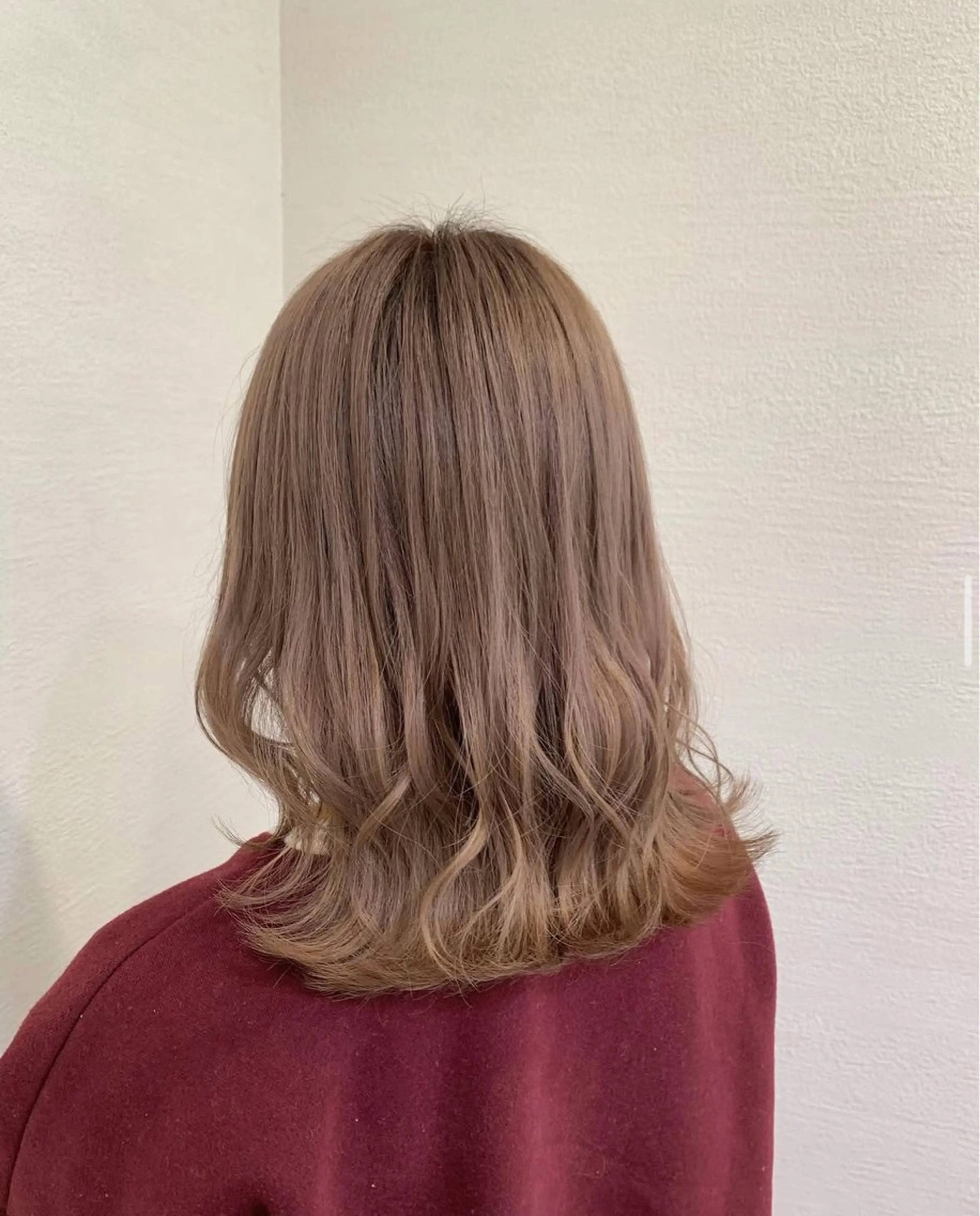 ミディアム カラー ベージュカラー ブリーチ ヘアカラー 🍳しながわ はるか🍳のヘアスタイル