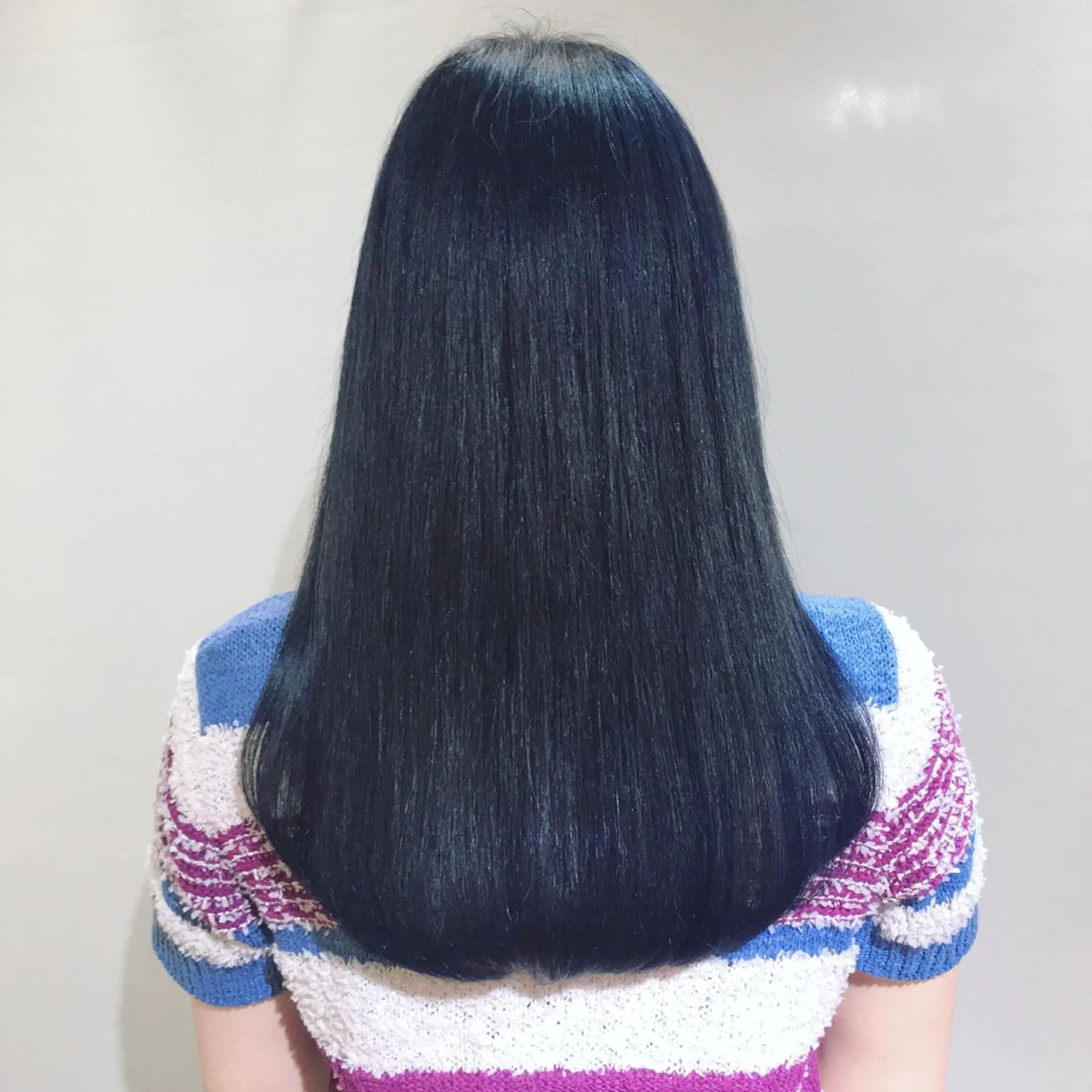 ロング カラー ヘアアレンジ 黒髪 ブリーチ ブルーカラー ブルーブラック ネイビーカラー 柔らか垢抜けｶﾗｰと ｶｯﾄ🫧ASUKAのヘアスタイル