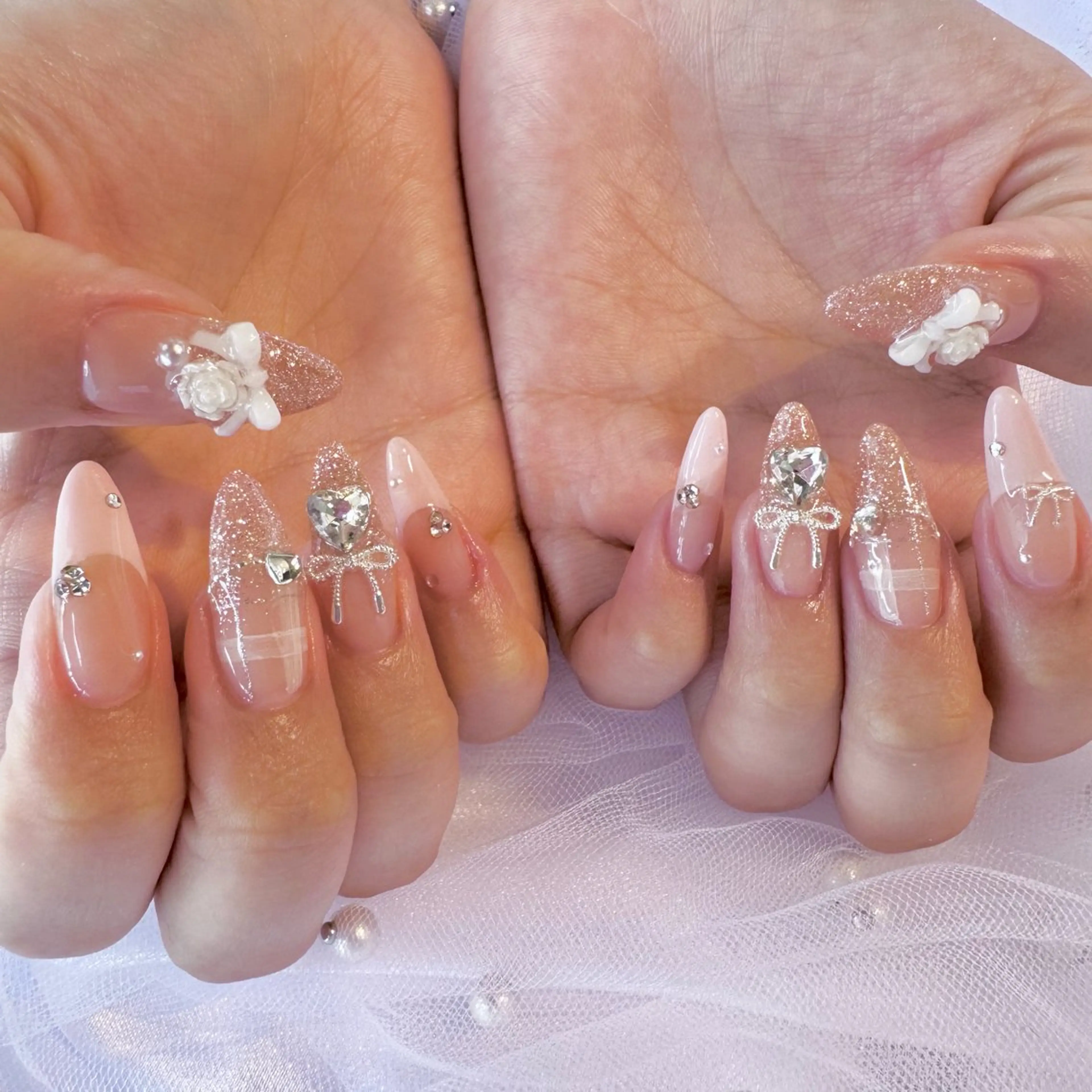 ネイル ガーリー ハンドネイル nail salon e'mu💐のネイルデザイン