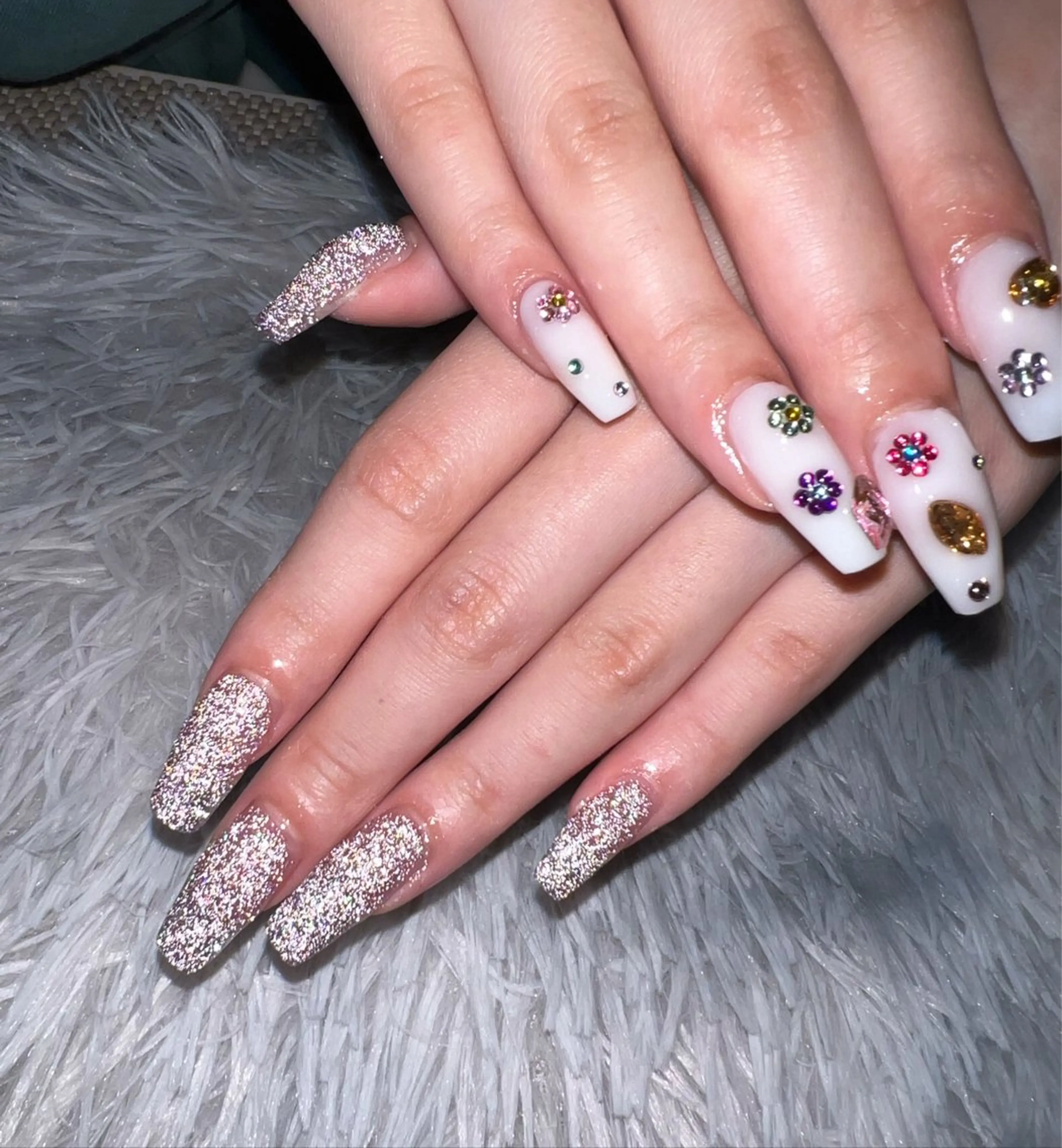 ネイル スカルプネイル ストーンネイル ハンドネイル シェヌネイル JURAのネイルデザイン