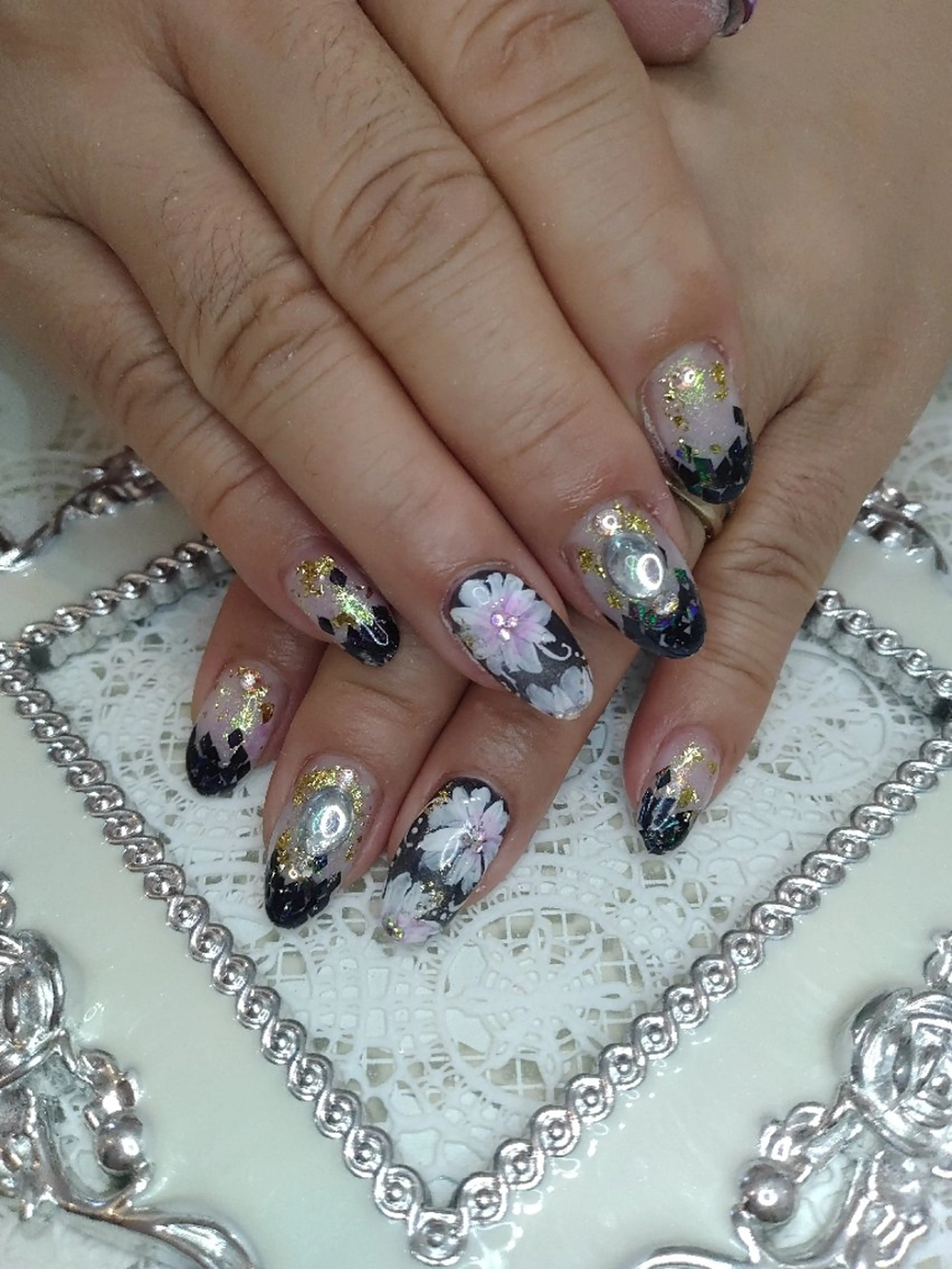 ネイル エステとネイル ローズコンフォートのネイルデザイン