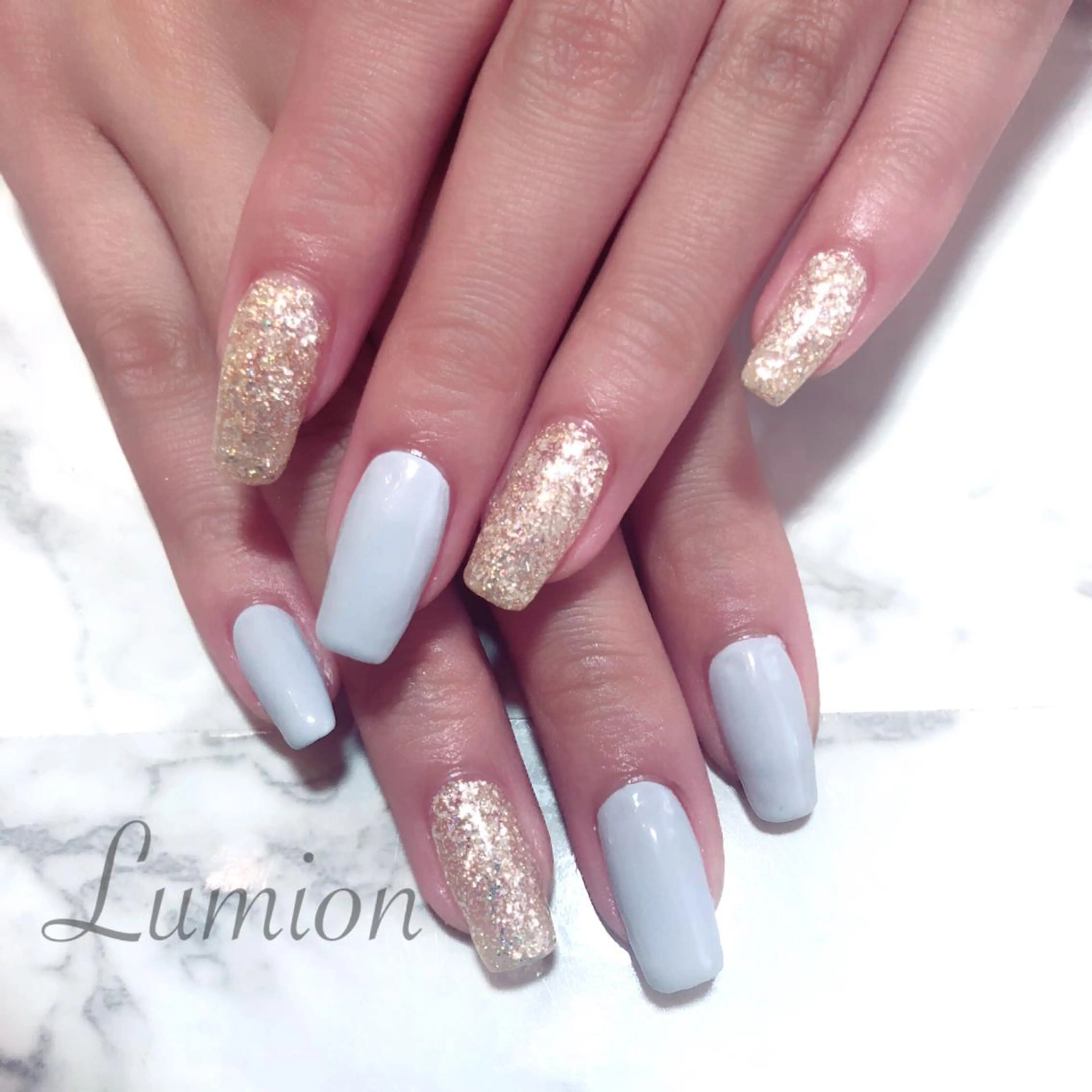 ネイル ブルー ゴールド ハンドネイル nailroom Lumionのネイルデザイン