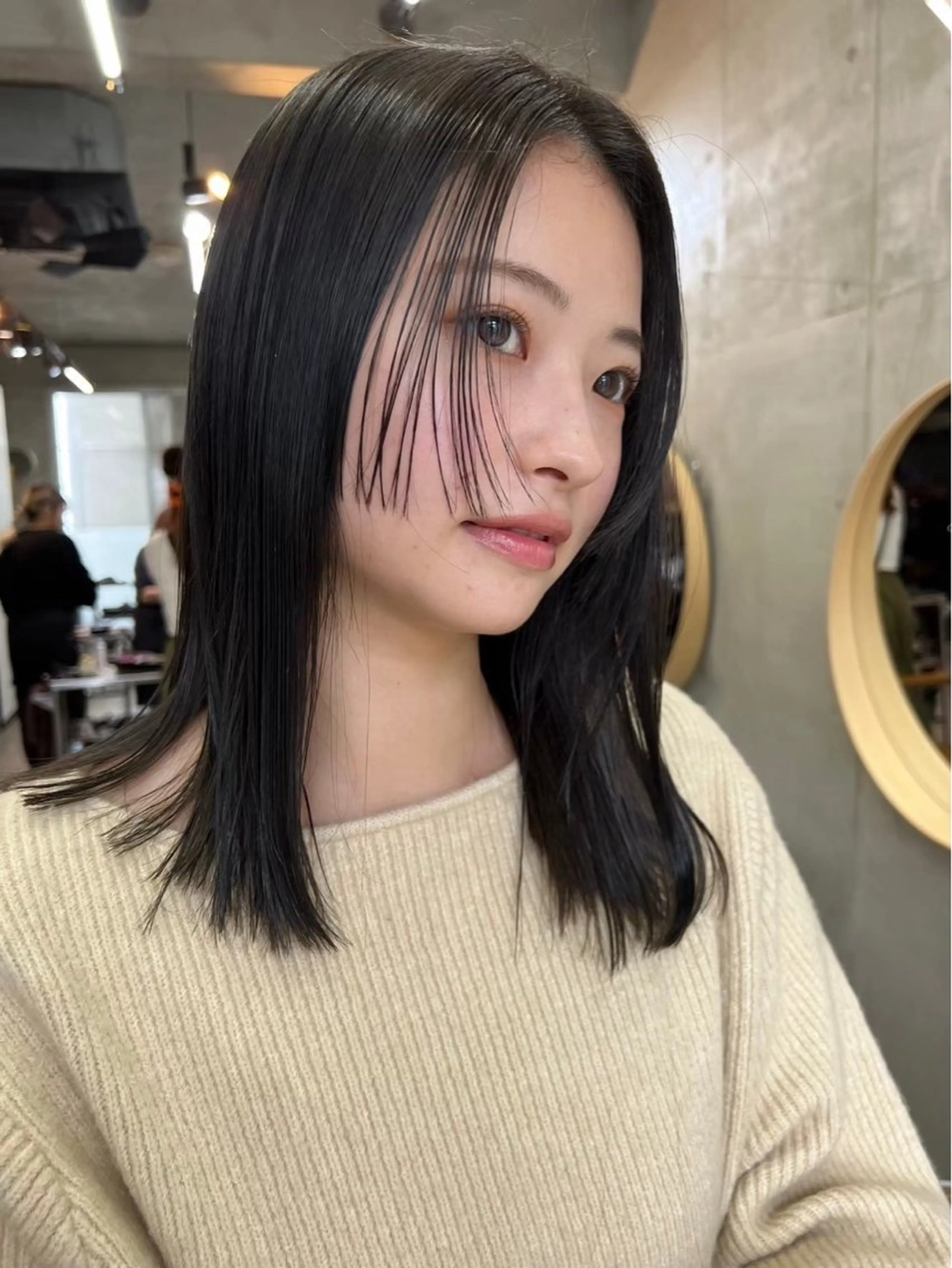 ミディアム カラー 黒髪 ブルーカラー ブルーブラック 姫カット カットモデル募集中 ／HARUKA🎀のヘアスタイル