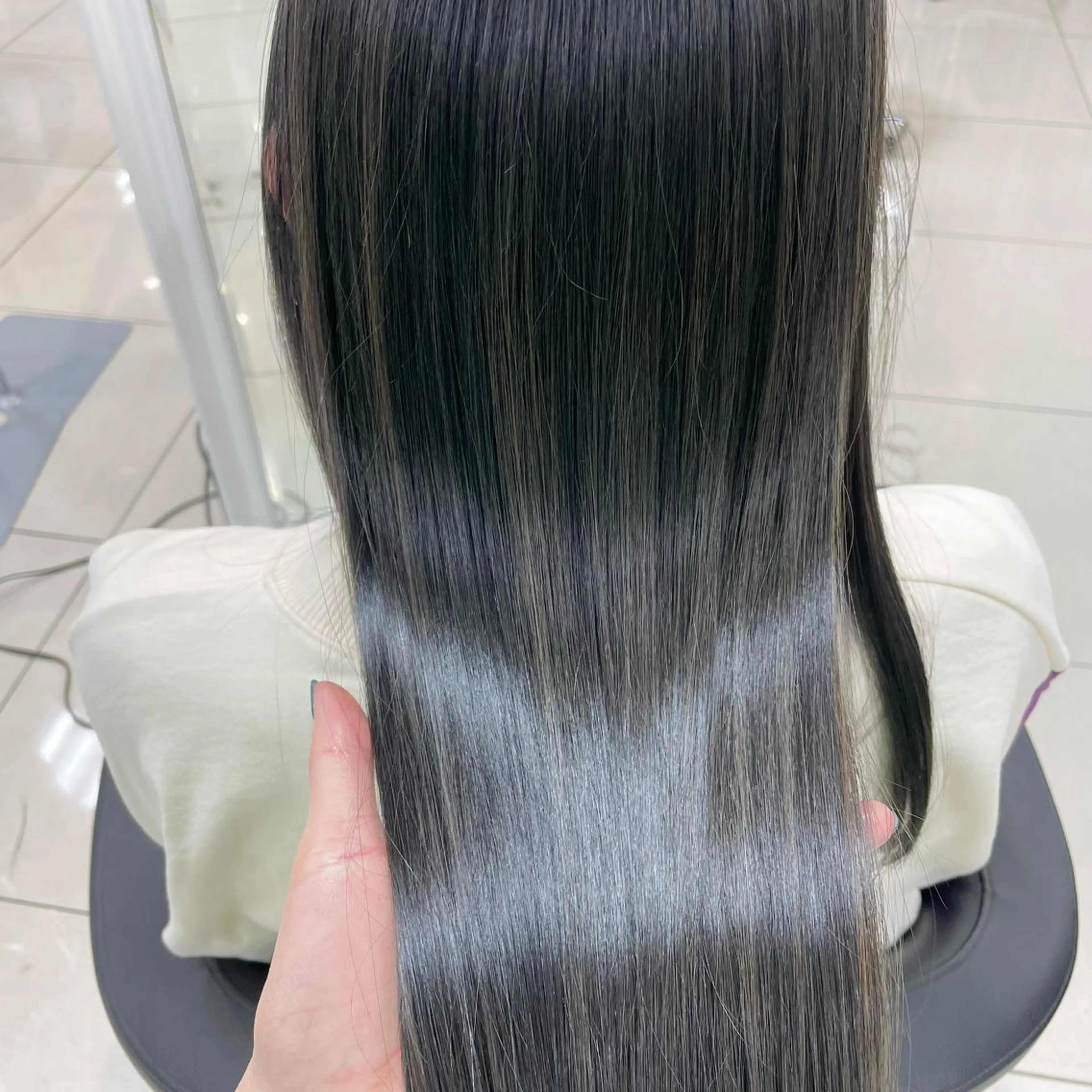 ロング カラー ブリーチ デザインカラー ハイライトカラー イルミナカラー ハイライト トリートメント 【髪質改善】 kasumi🌷🌷のヘアスタイル