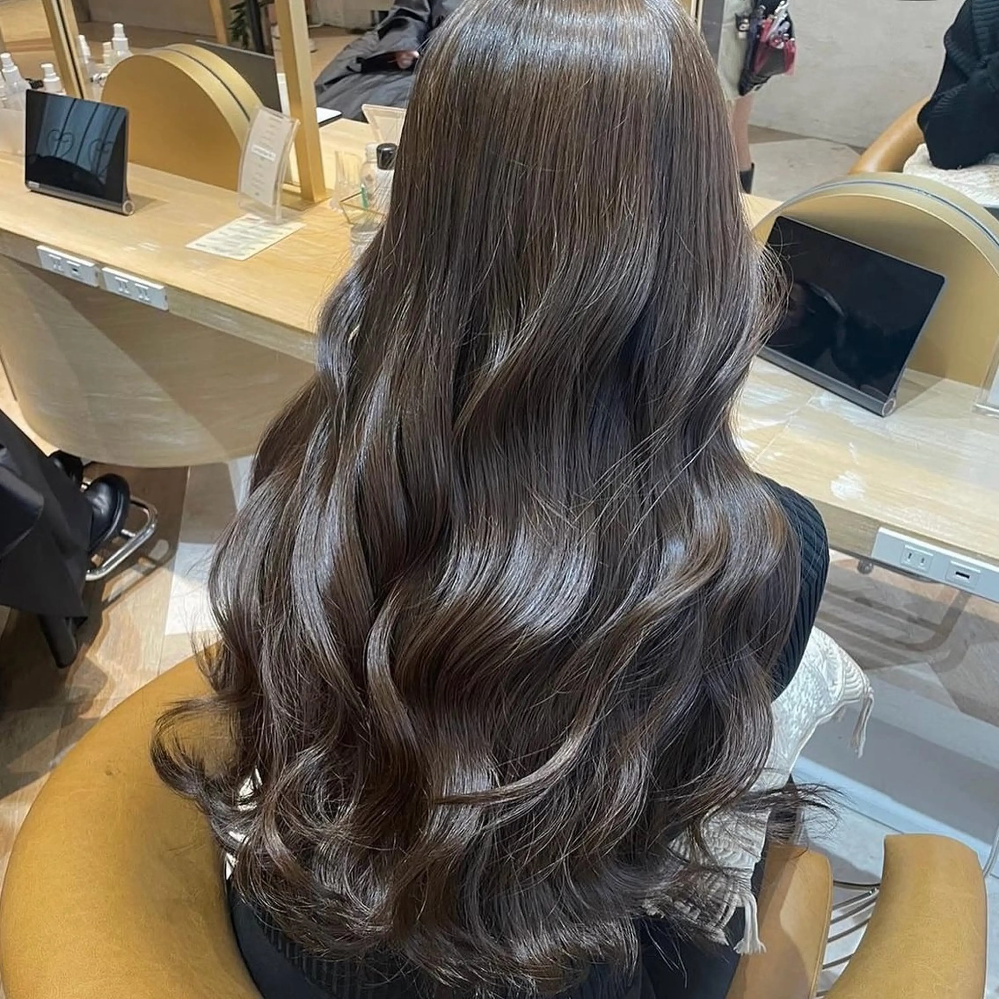 カラー 井口 そらのヘアスタイル