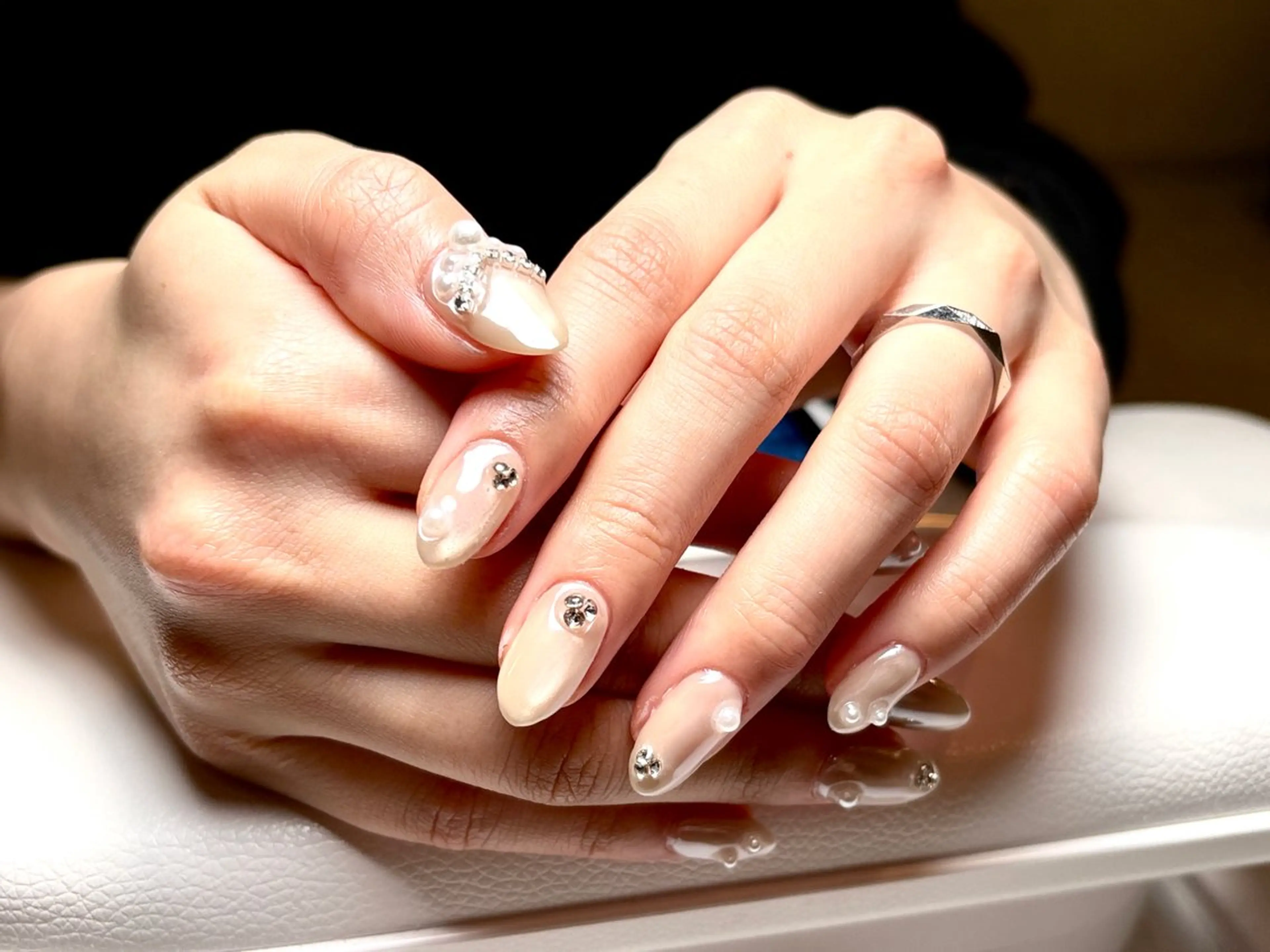 ネイル ストーンネイル ブライダルネイル Wilu nail 二子新地駅徒歩30秒のネイルデザイン