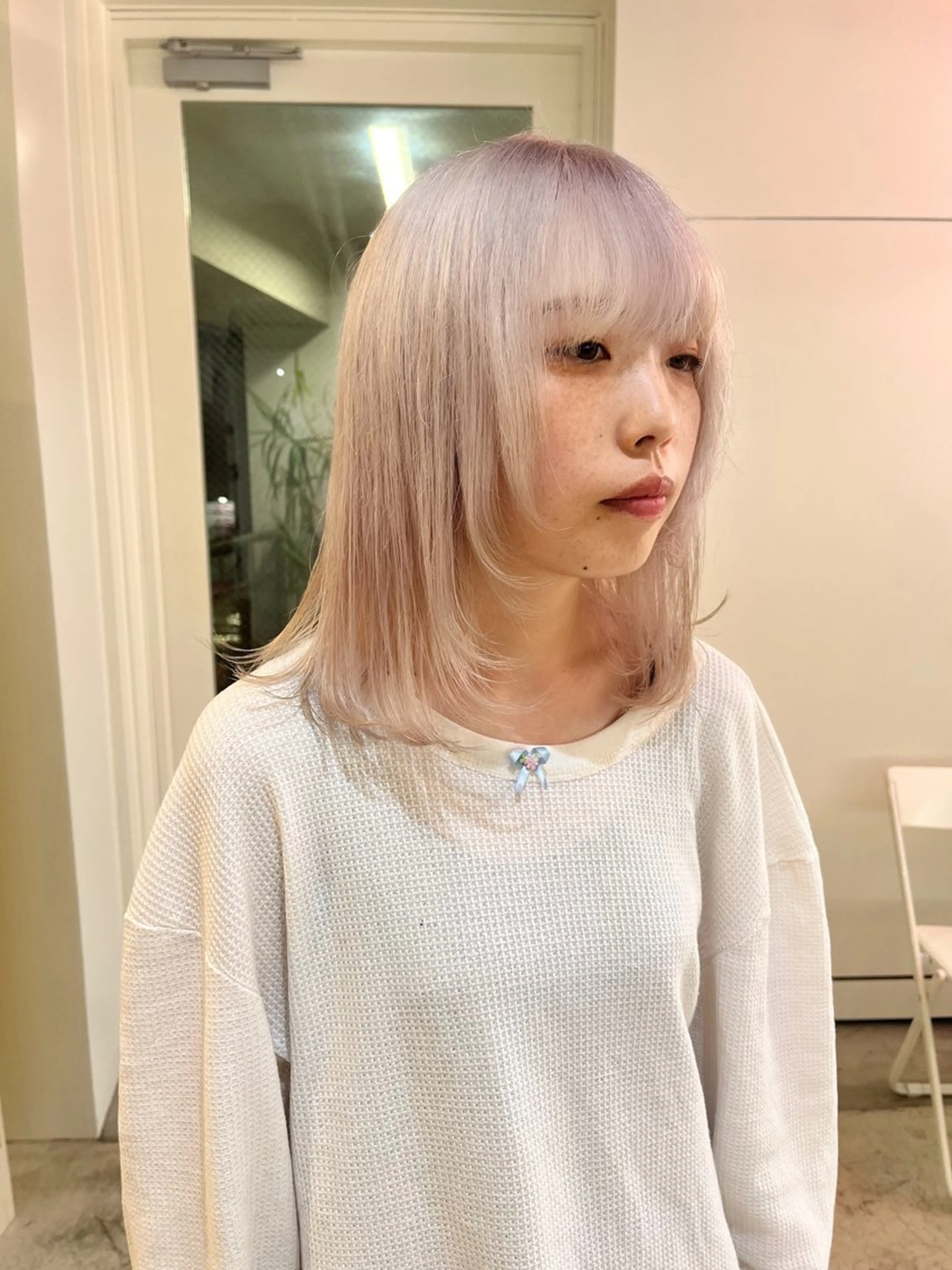 ミディアム カラー カット ヘアカラー トリートメント ハイトーンを育てる ブリーチカラー/牧原のヘアスタイル