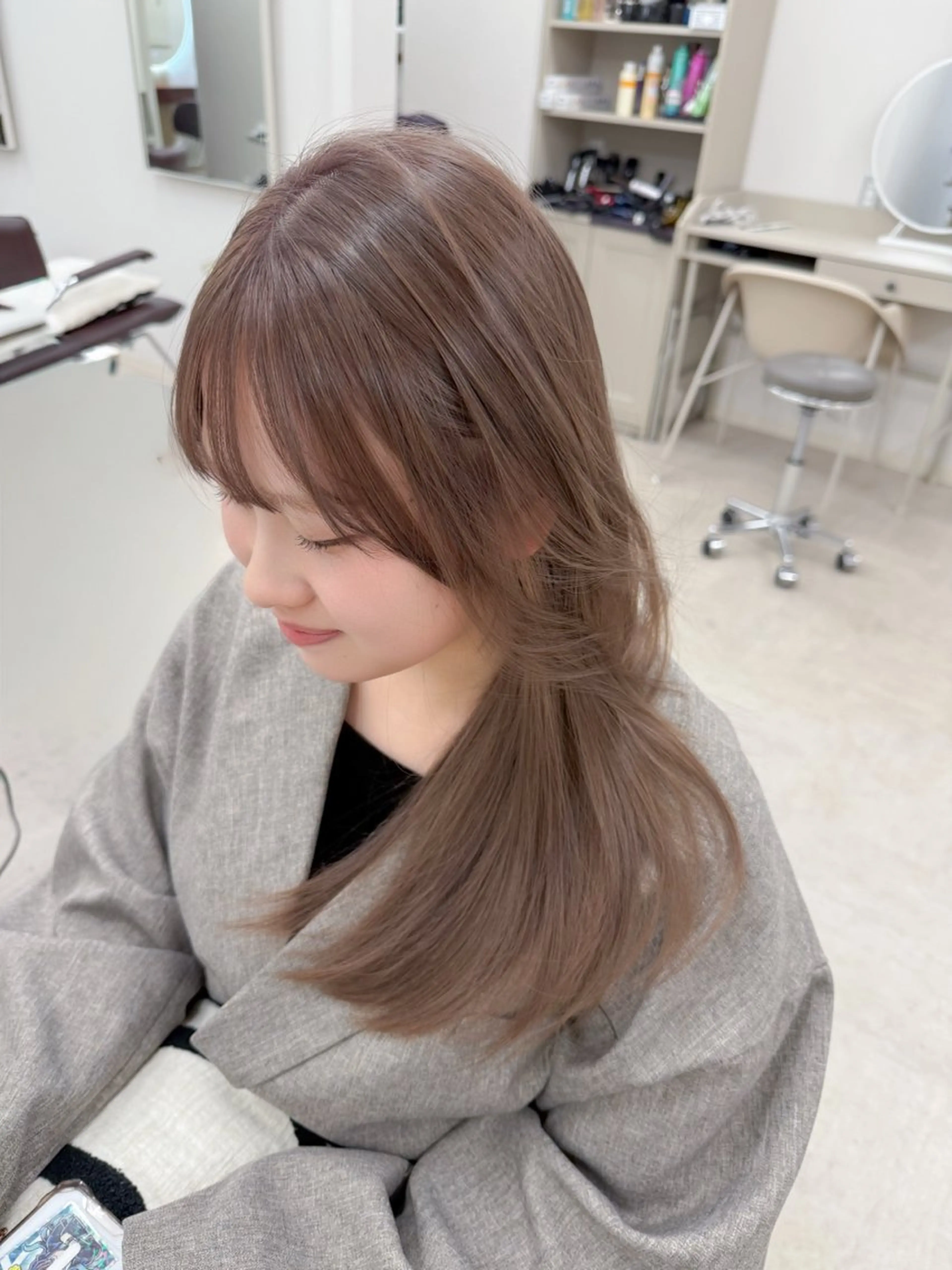 ロング カット ヘアカラー KEIGO/ ベージュカラーのヘアスタイル