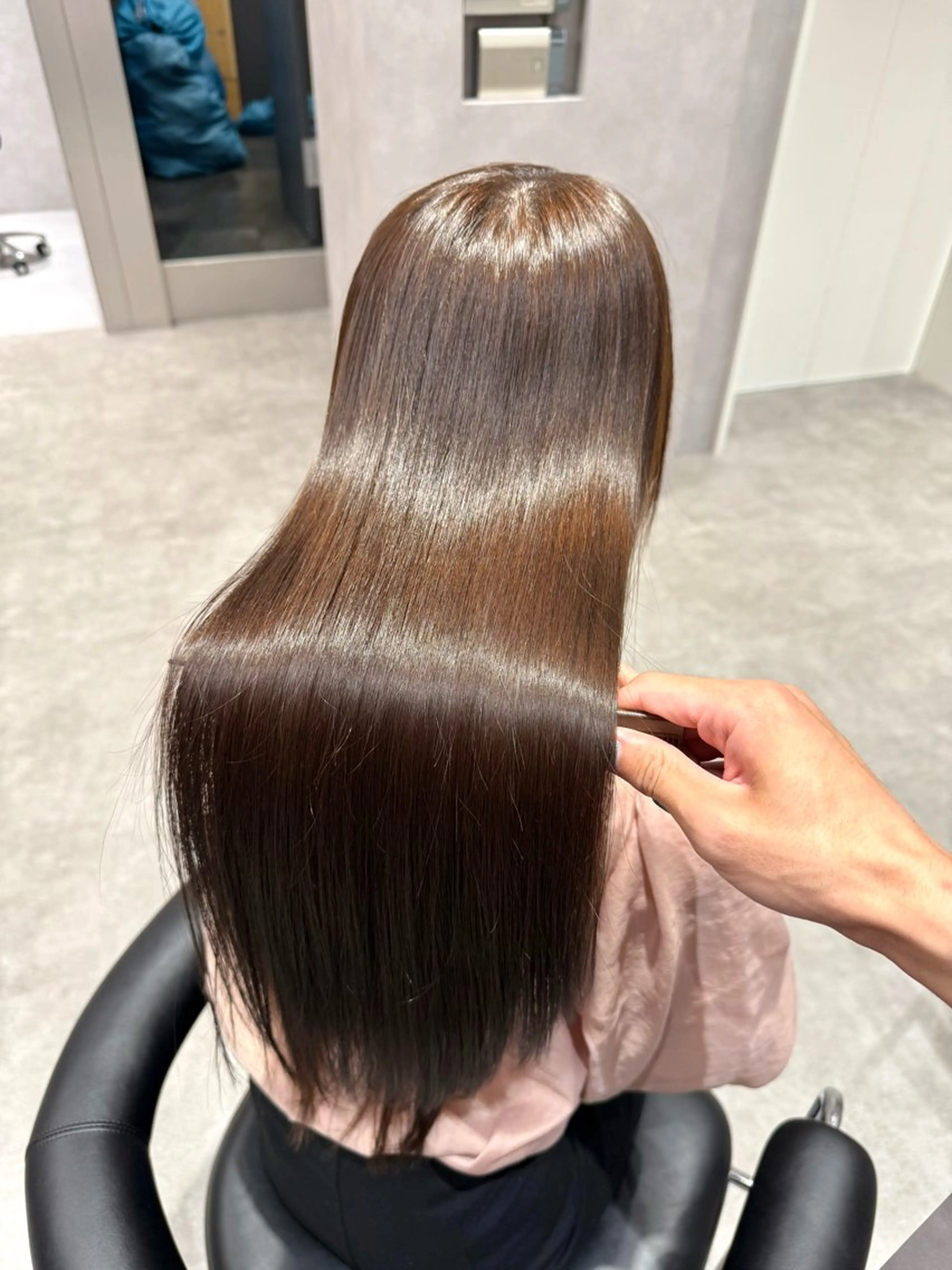 ロング カラー パーマ ヘアアレンジ 髪質改善 縮毛矯正 トリートメント ストレートパーマ 縮毛矯正 トリートメント 縮毛矯正/髪質改善/ ブリーチ毛/木元渓太のヘアスタイル