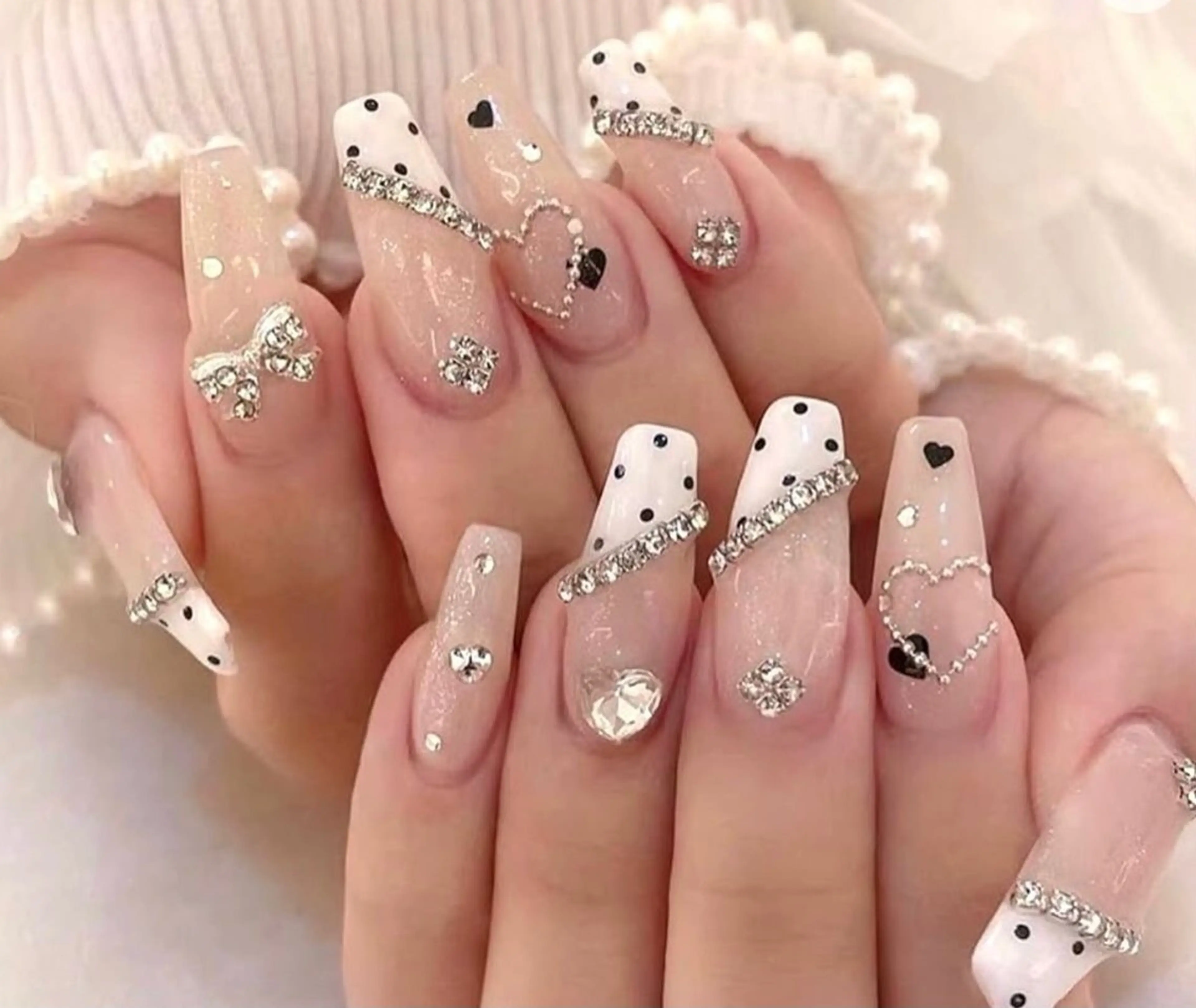 セミロング 韓国風ヘア ハンドネイル Aila Nail HanChanのネイルデザイン