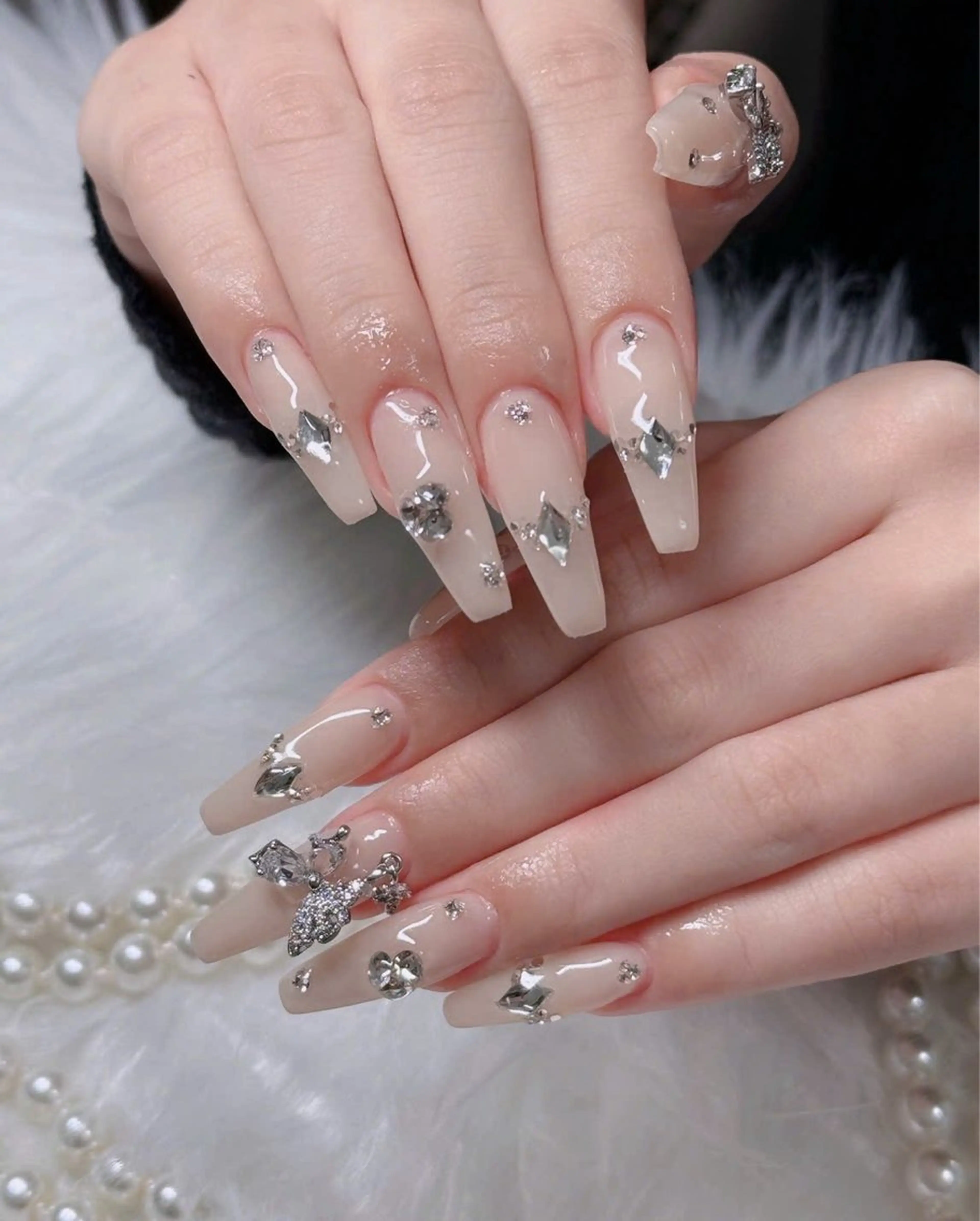 ネイル フレンチネイル ジェルネイル ガラスフレンチ ハロウィン ハート H.baby Nail Salonのネイルデザイン