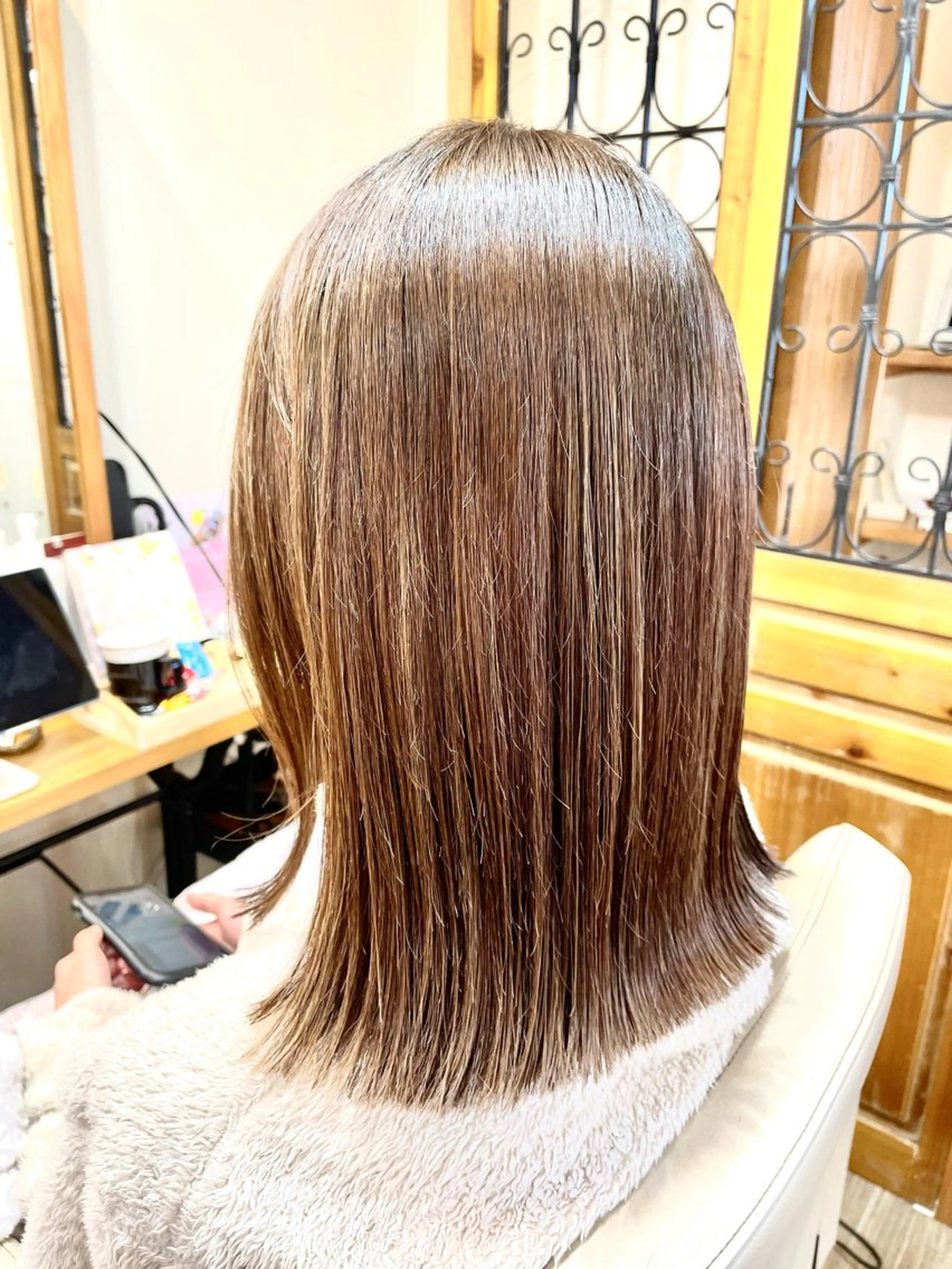 ミディアム カット ヘアカラー トリートメント 山木 裕子のヘアスタイル