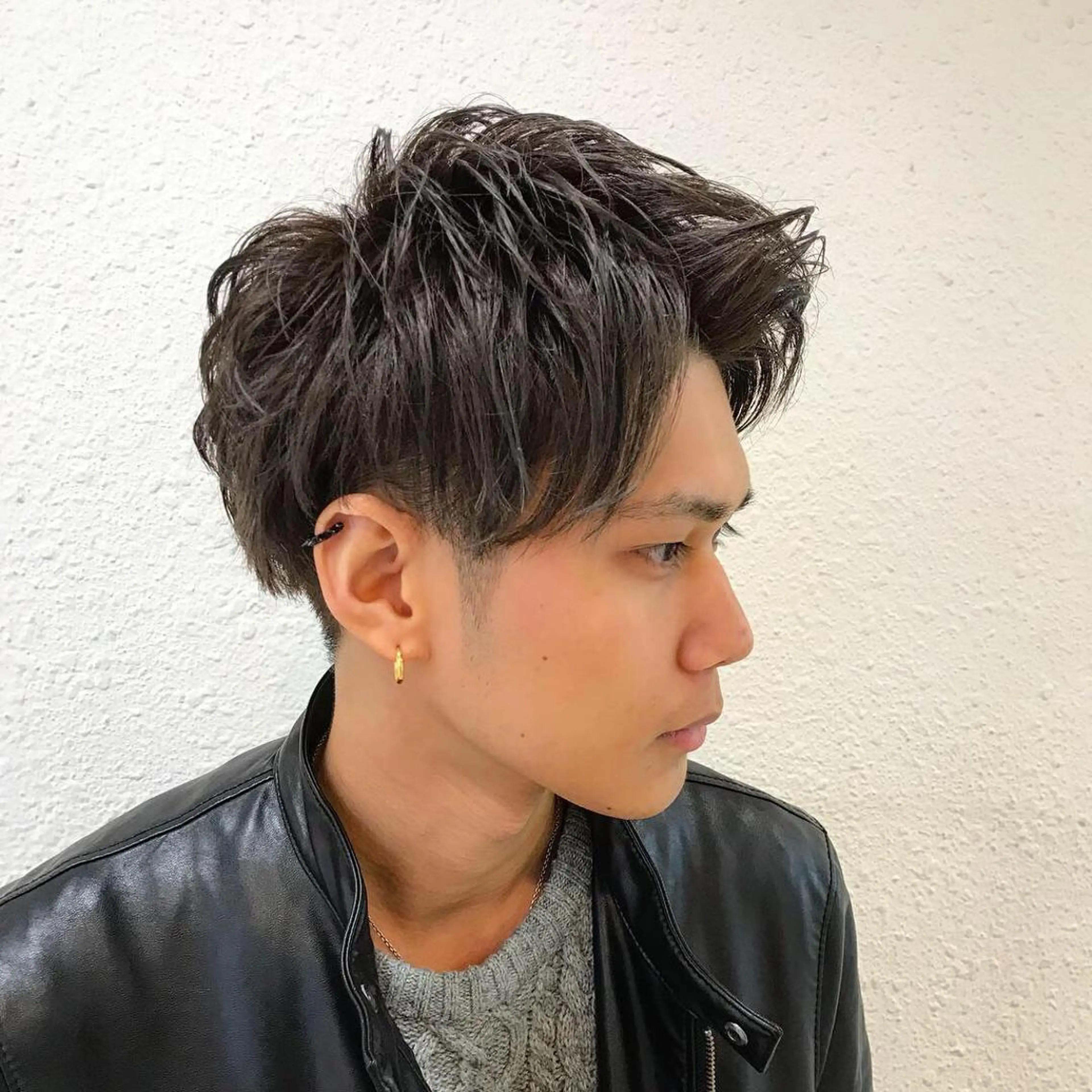 ショート カラー メンズ ツーブロック グレージュ カット ヘアカラー 🟦メンズパーマ🟦 横浜駅｜小上馬淳司のヘアスタイル