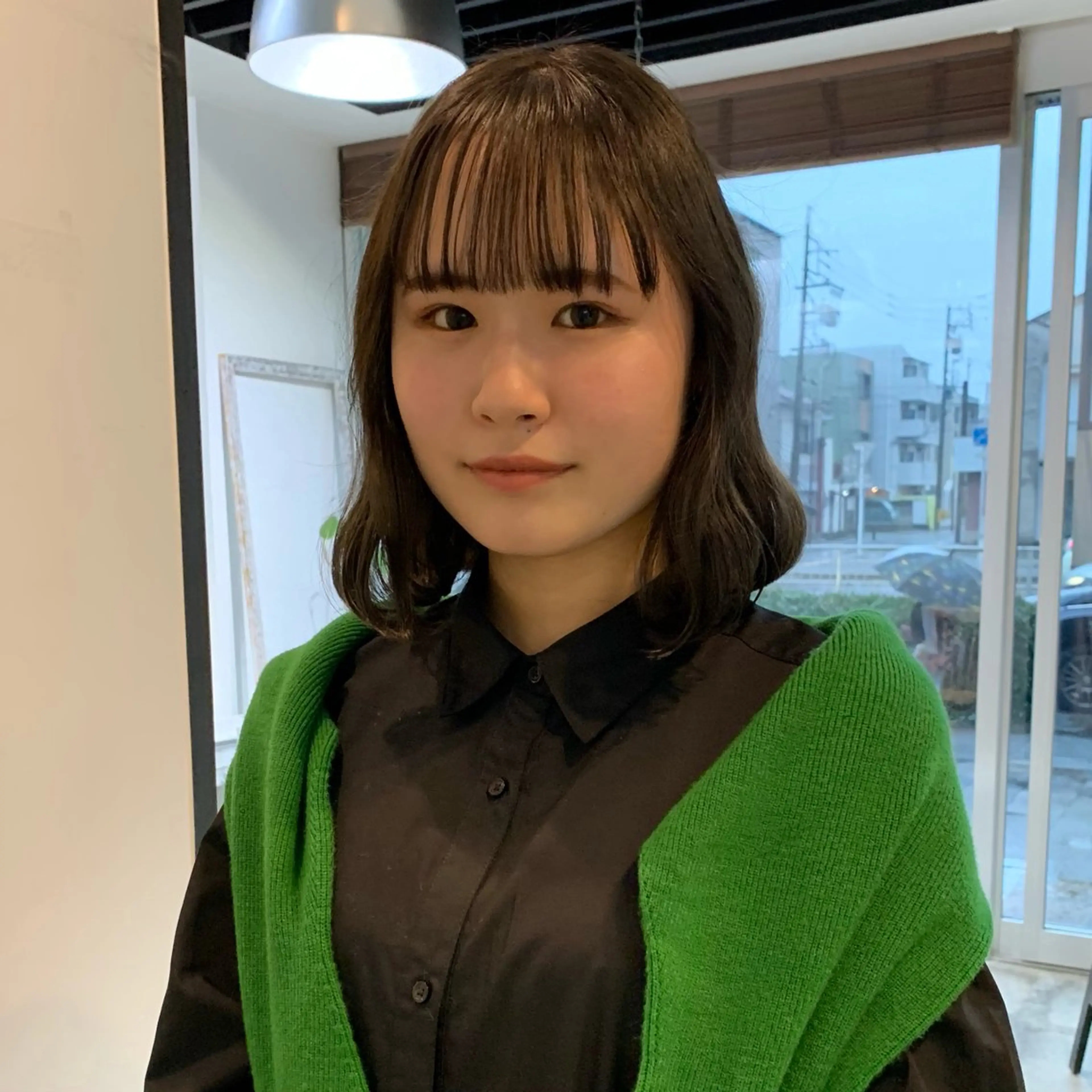 カラー ベージュカラー オリーブベージュ 的場 莉音のヘアスタイル