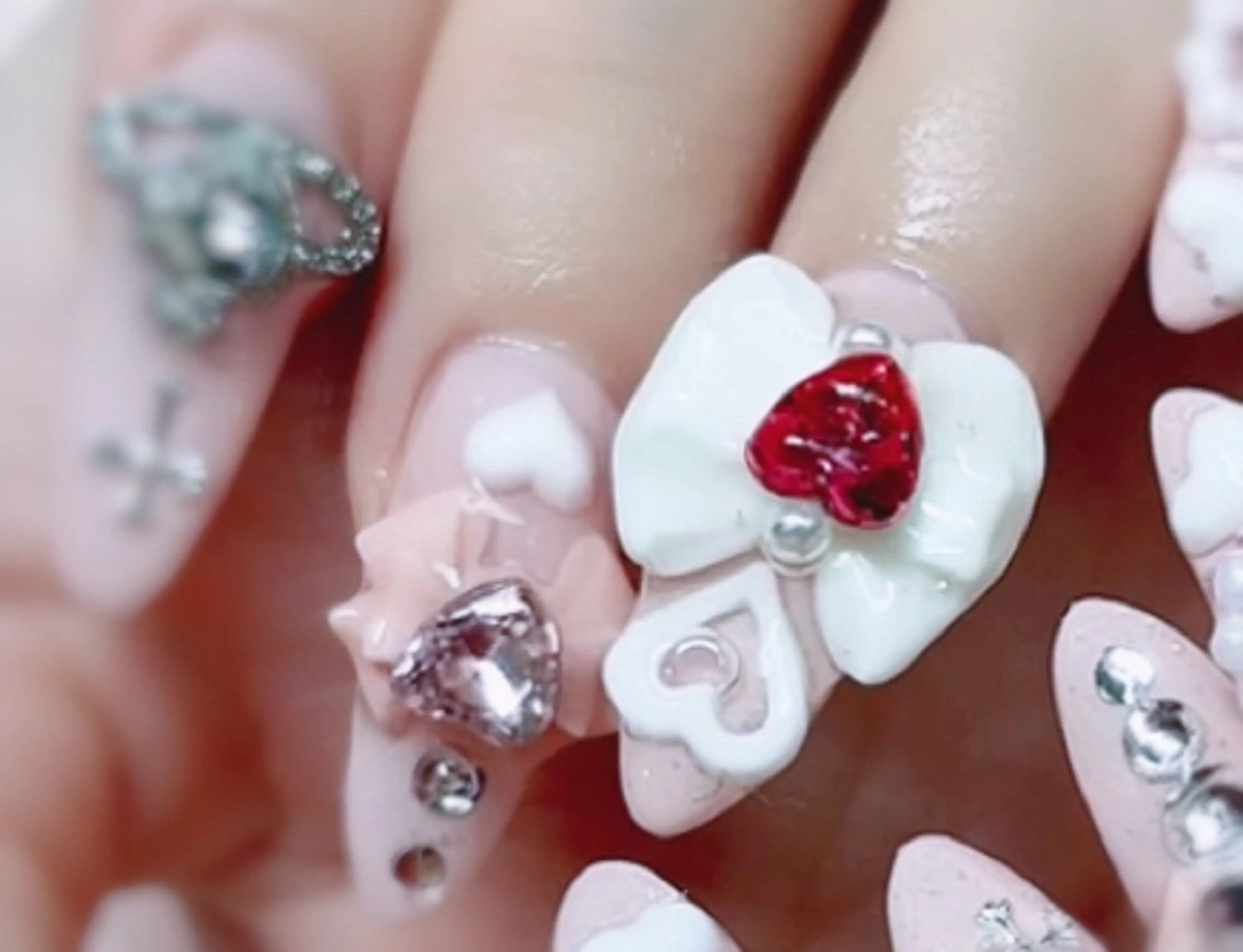 ネイル ハンドネイル MoonNail ユリ🌸のネイルデザイン