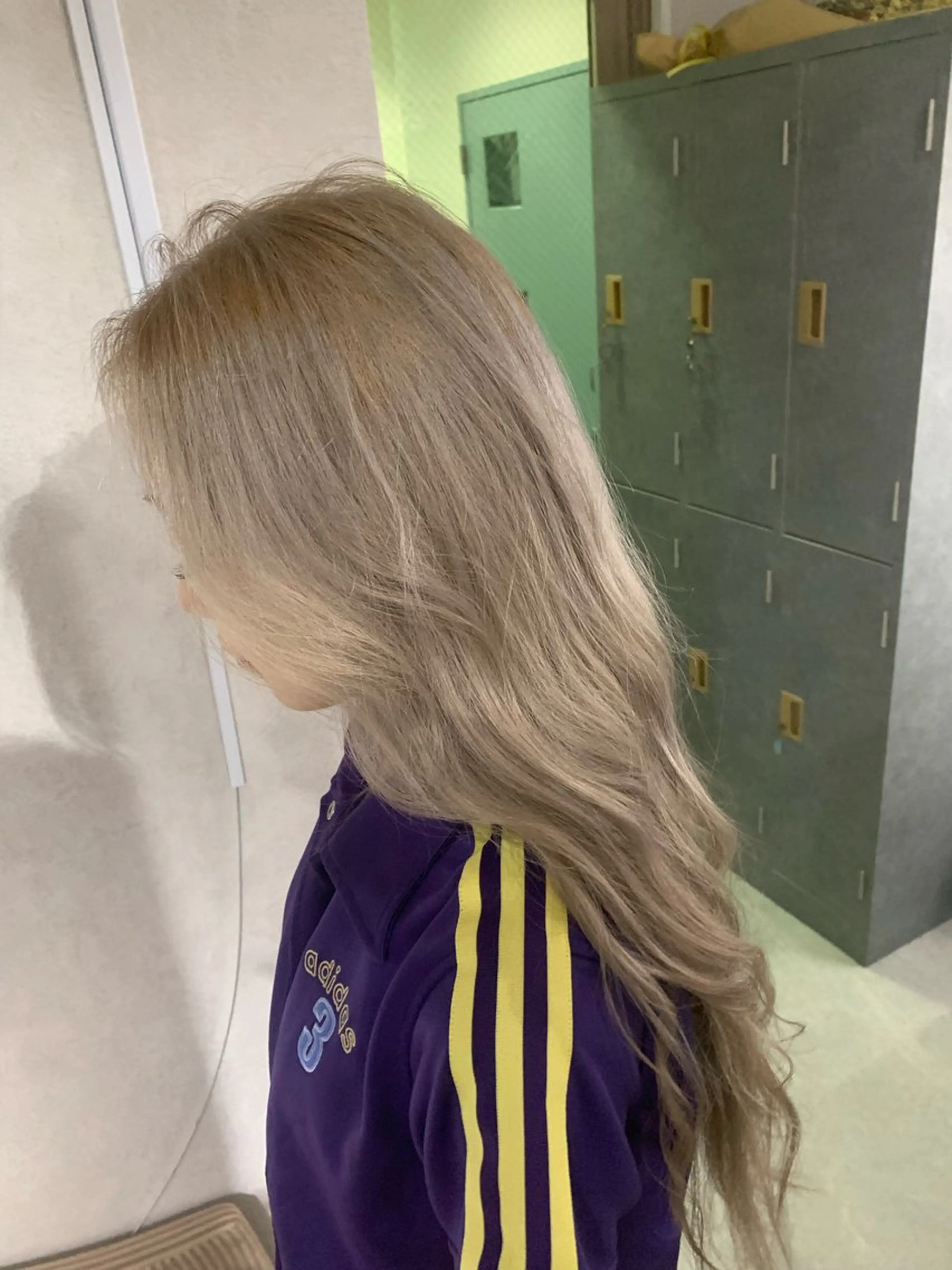 ロング カラー ベージュカラー ホワイトベージュ カット ヘアカラー トリートメント カラーなら川嶋宏旭✨ salonLEPIAのヘアスタイル