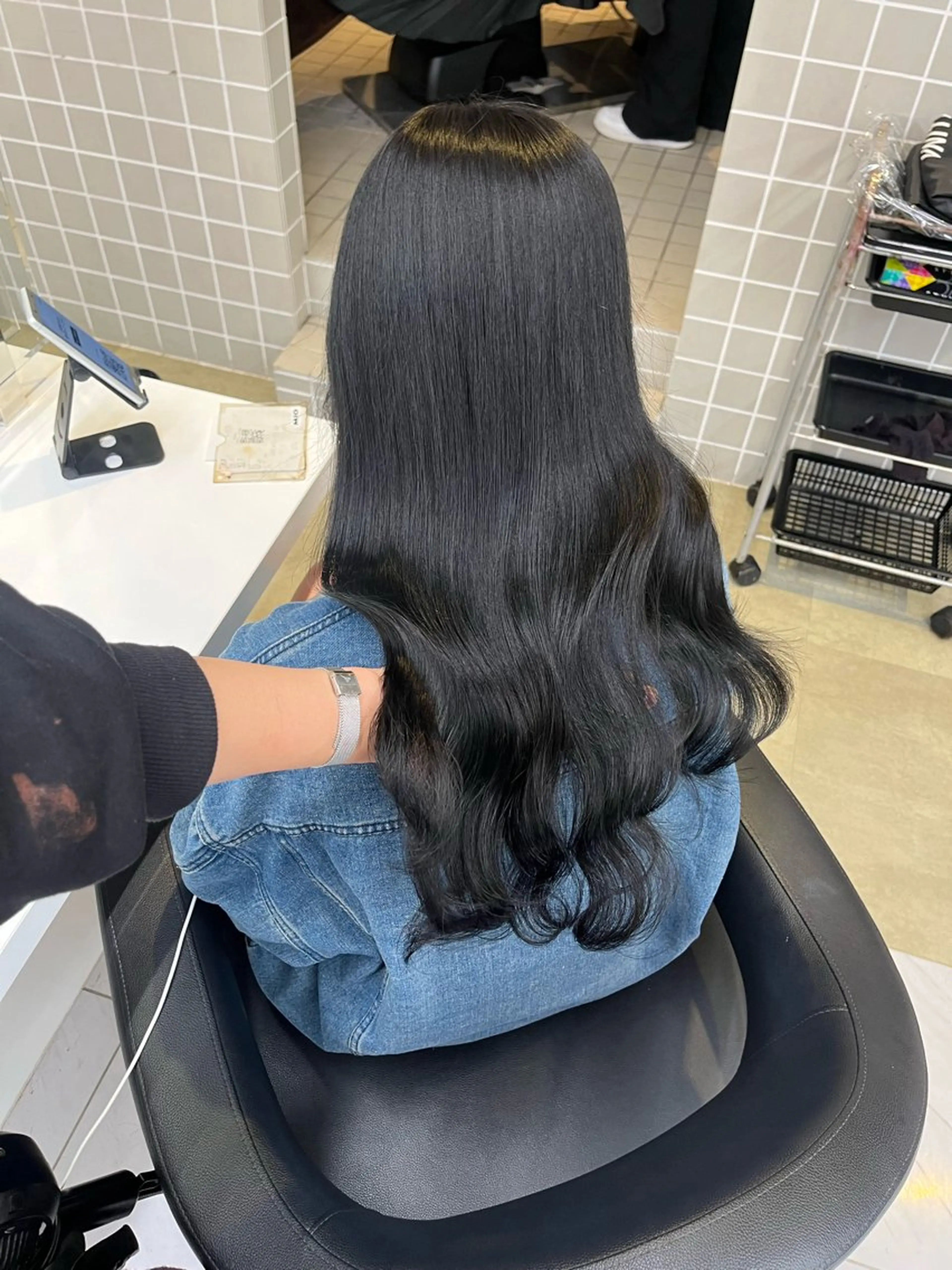 セミロング ヘアカラー トリートメント ヘッドスパ ヘアセット 寒色＆ブリーチ特化 寒色MiOのヘアスタイル