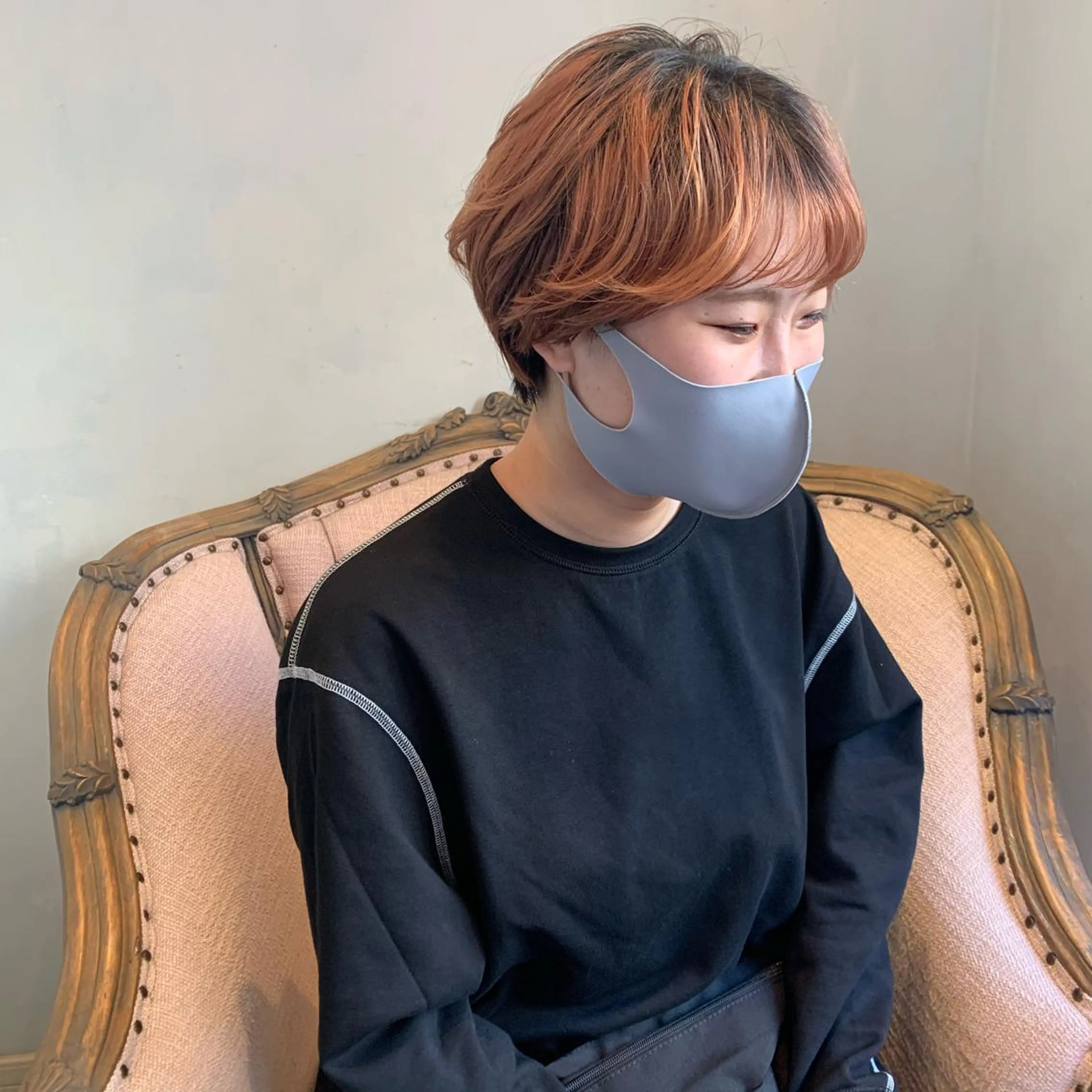 ショート SAKINO． ベージュカラーのヘアスタイル