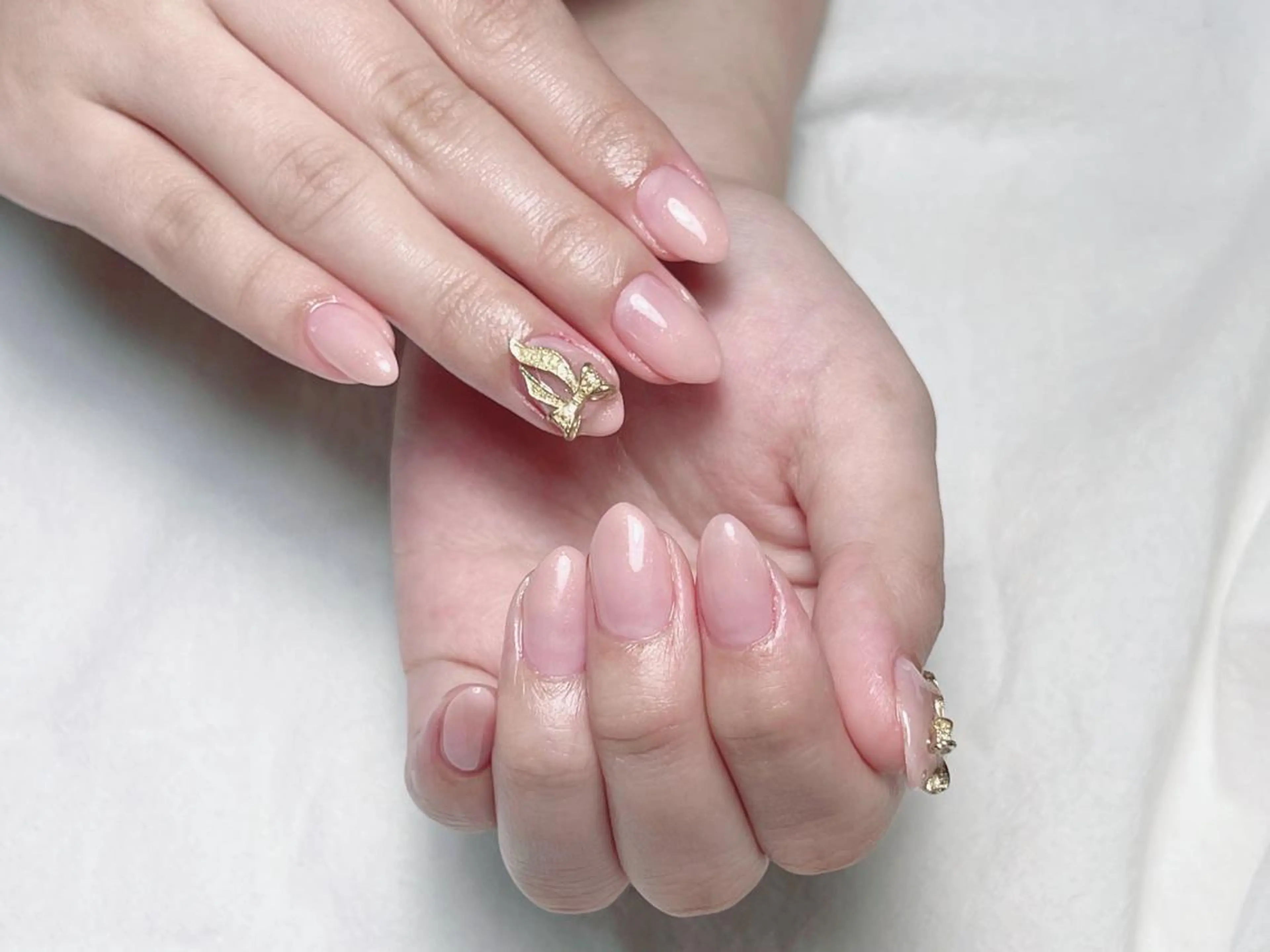 ネイル リボン lucky nail 歌舞伎町のネイルデザイン