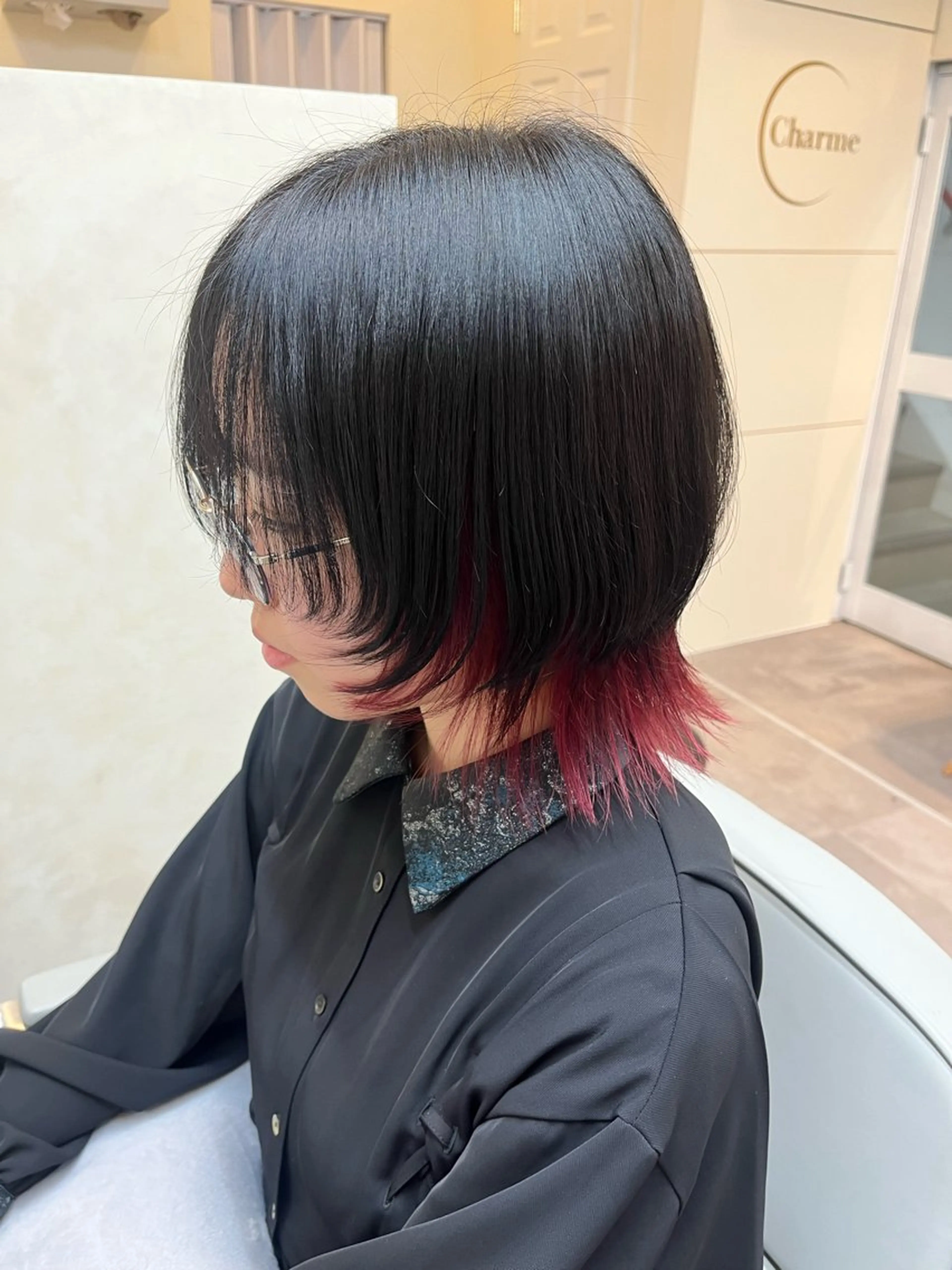 ショート カラー 佐藤 瑚碧のヘアスタイル