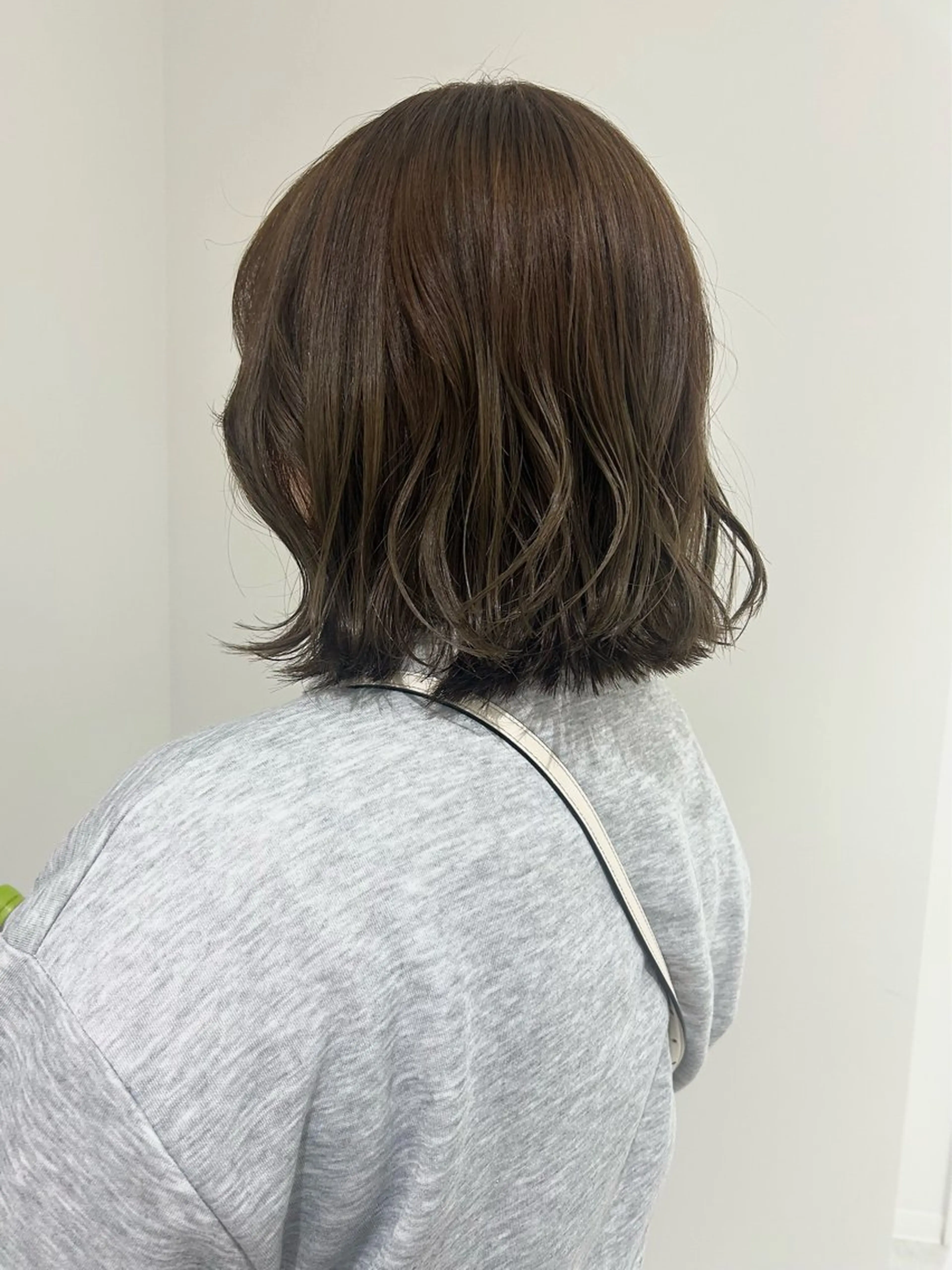 ミディアム カラー グレージュ オリーブグレージュ オリーブグレー ボブ 長めボブ 👔ボブ﹨髪質改善 ストレート🩳ももかのヘアスタイル