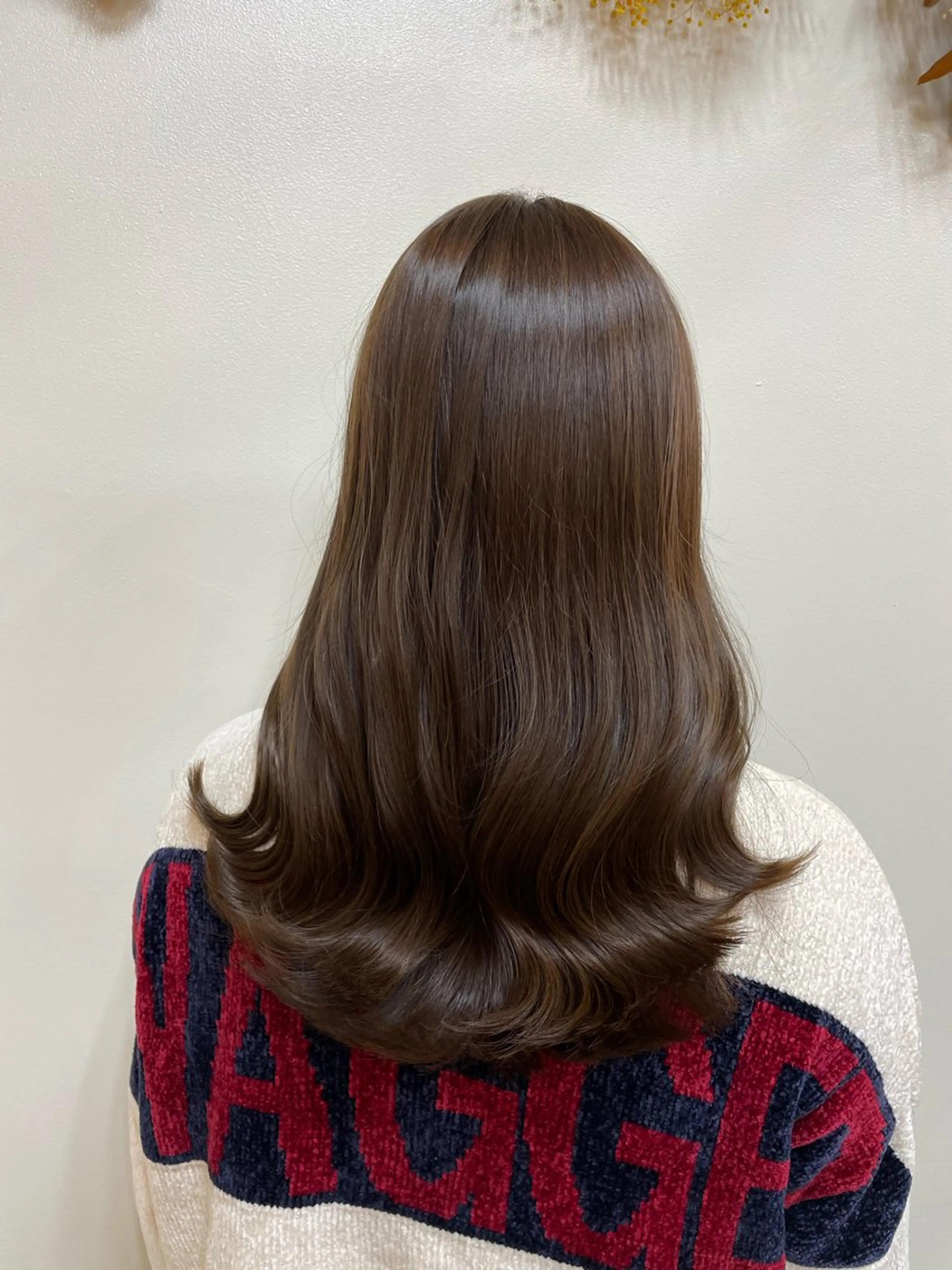 セミロング カラー ブリーチ グレージュ ブリーチなしカラー 韓国ヘア 🤍中西麻友🤍のヘアスタイル