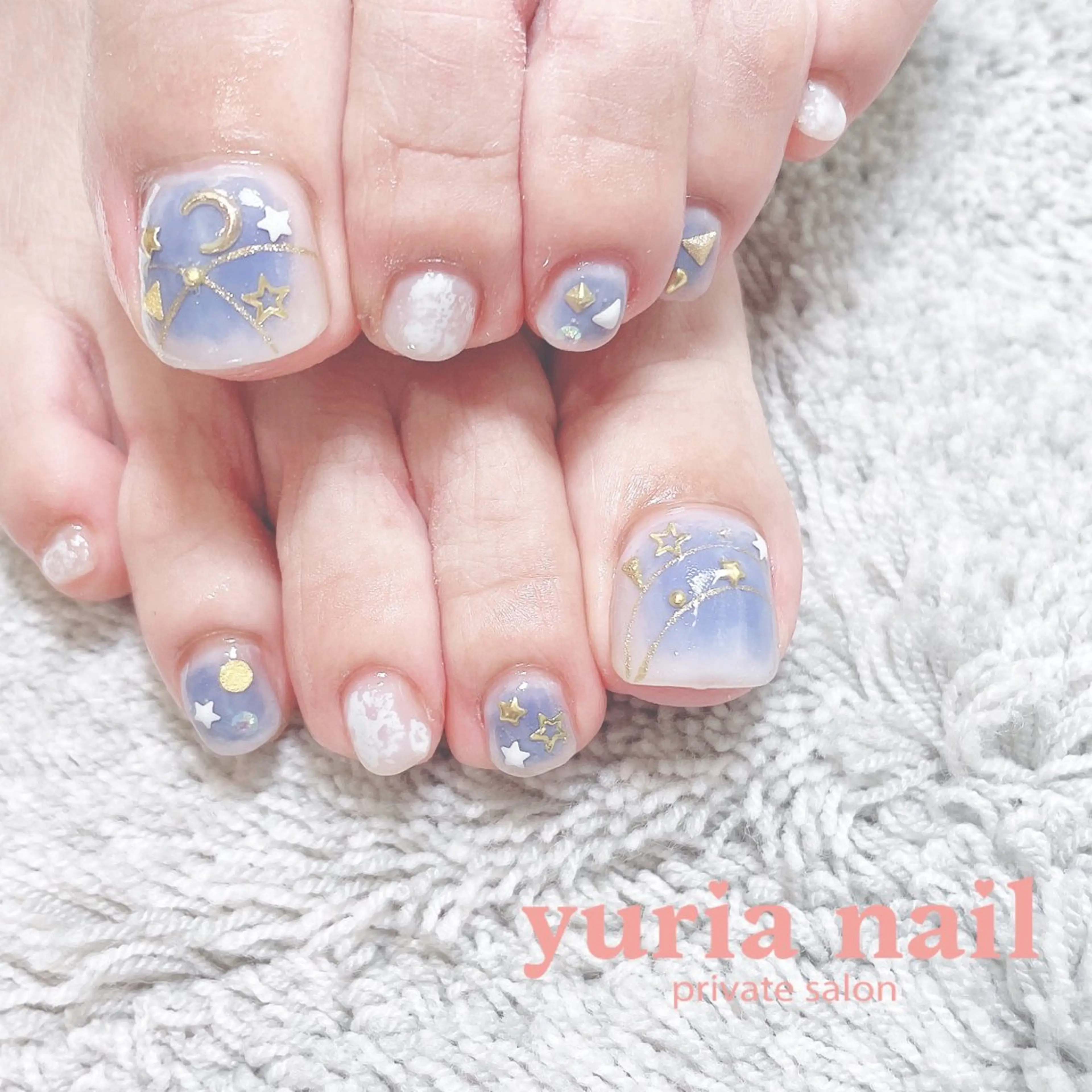 ネイル チークネイル ネイビー シルバー 小林 ゆりあのネイルデザイン