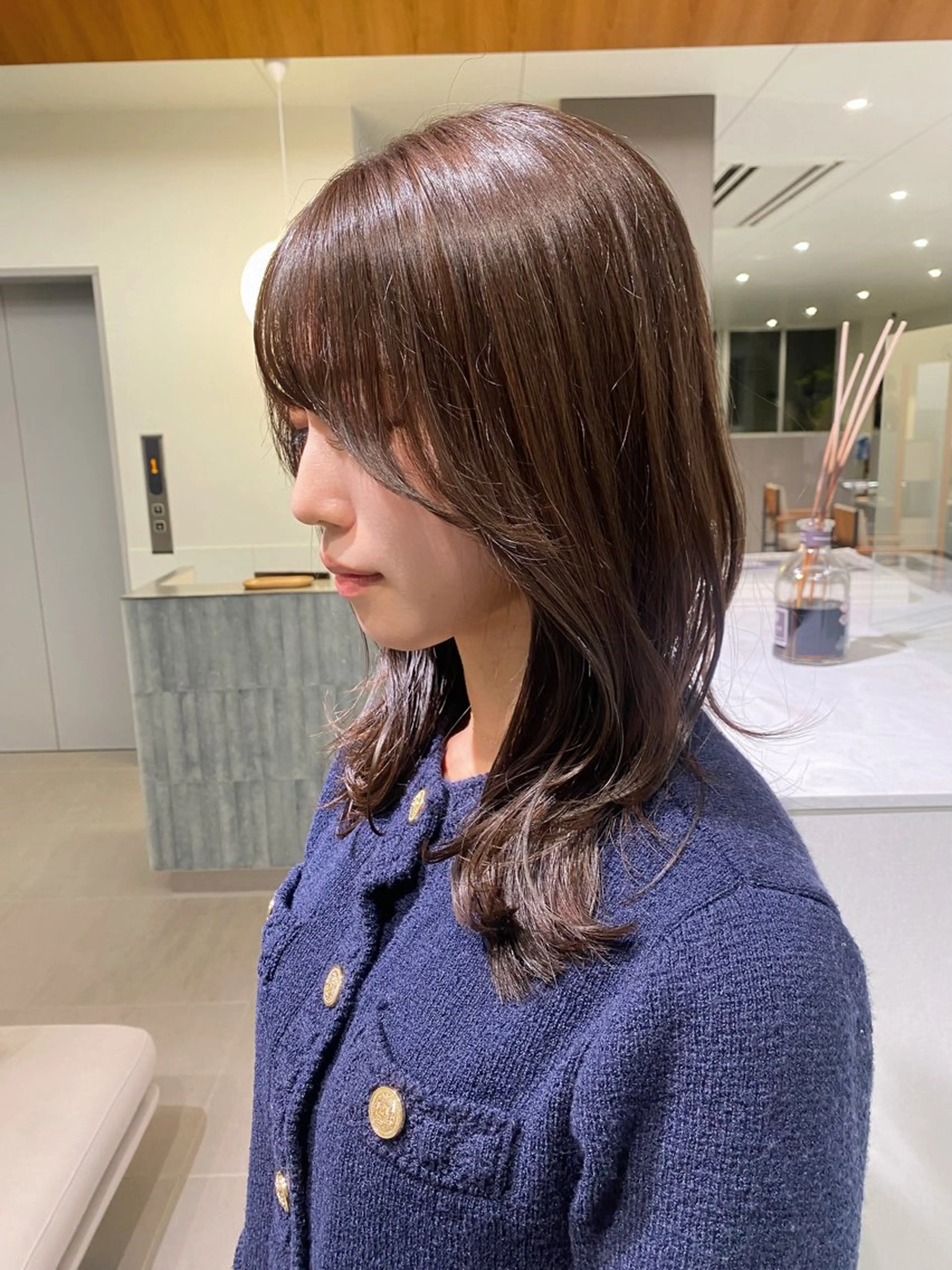 セミロング ラベンダーベージュ くびれヘア くびれレイヤー レイヤーカット 🎀透明感× 暖色カラーつな🎀のヘアスタイル