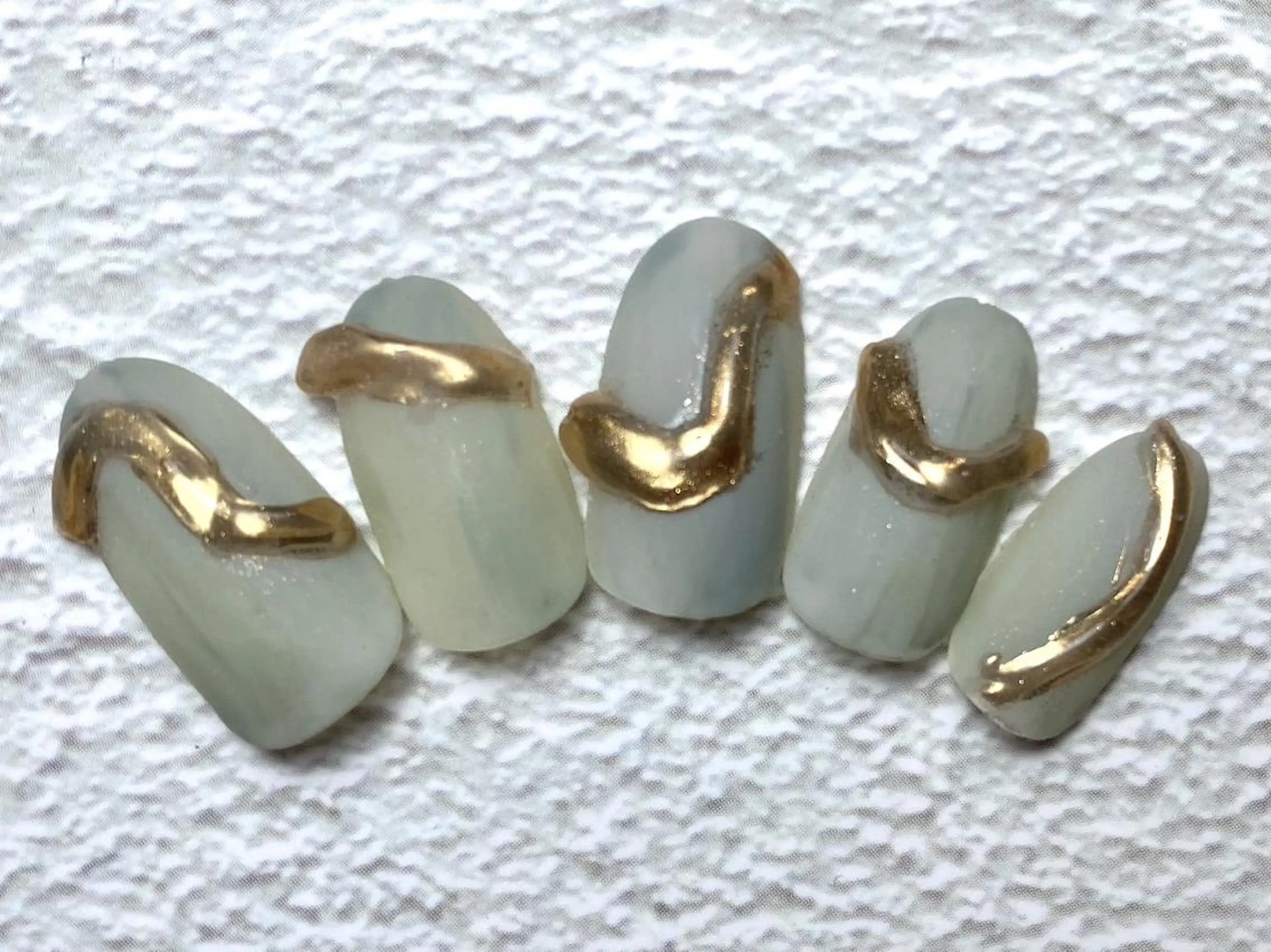 ネイル アートネイル ニュアンスネイル ツイードネイル 冬ネイル クリスマス ハンドネイル Nailist Honamiのネイルデザイン